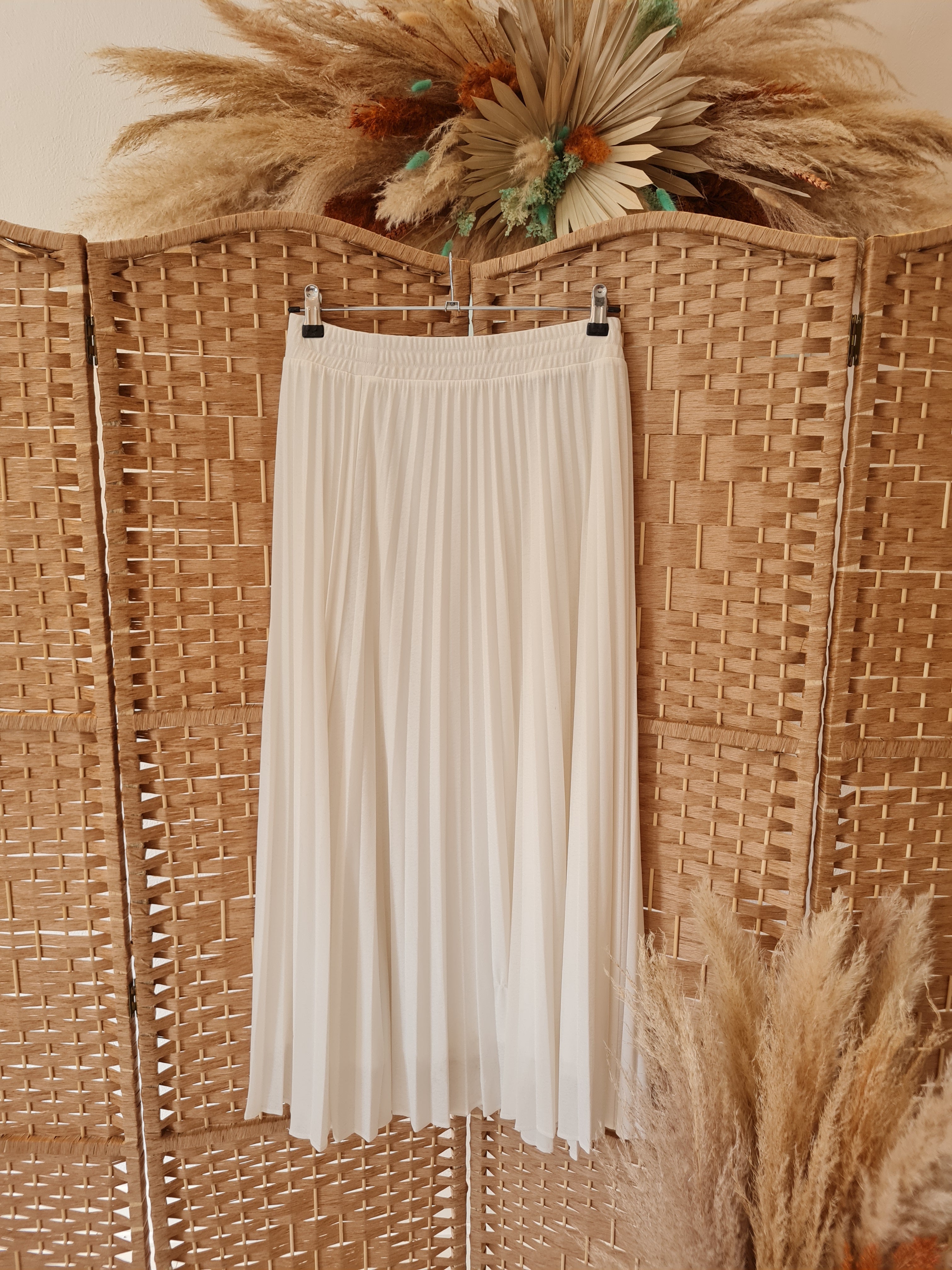 Massimo Dutti White Pleat Skirt L - The Wardrobe