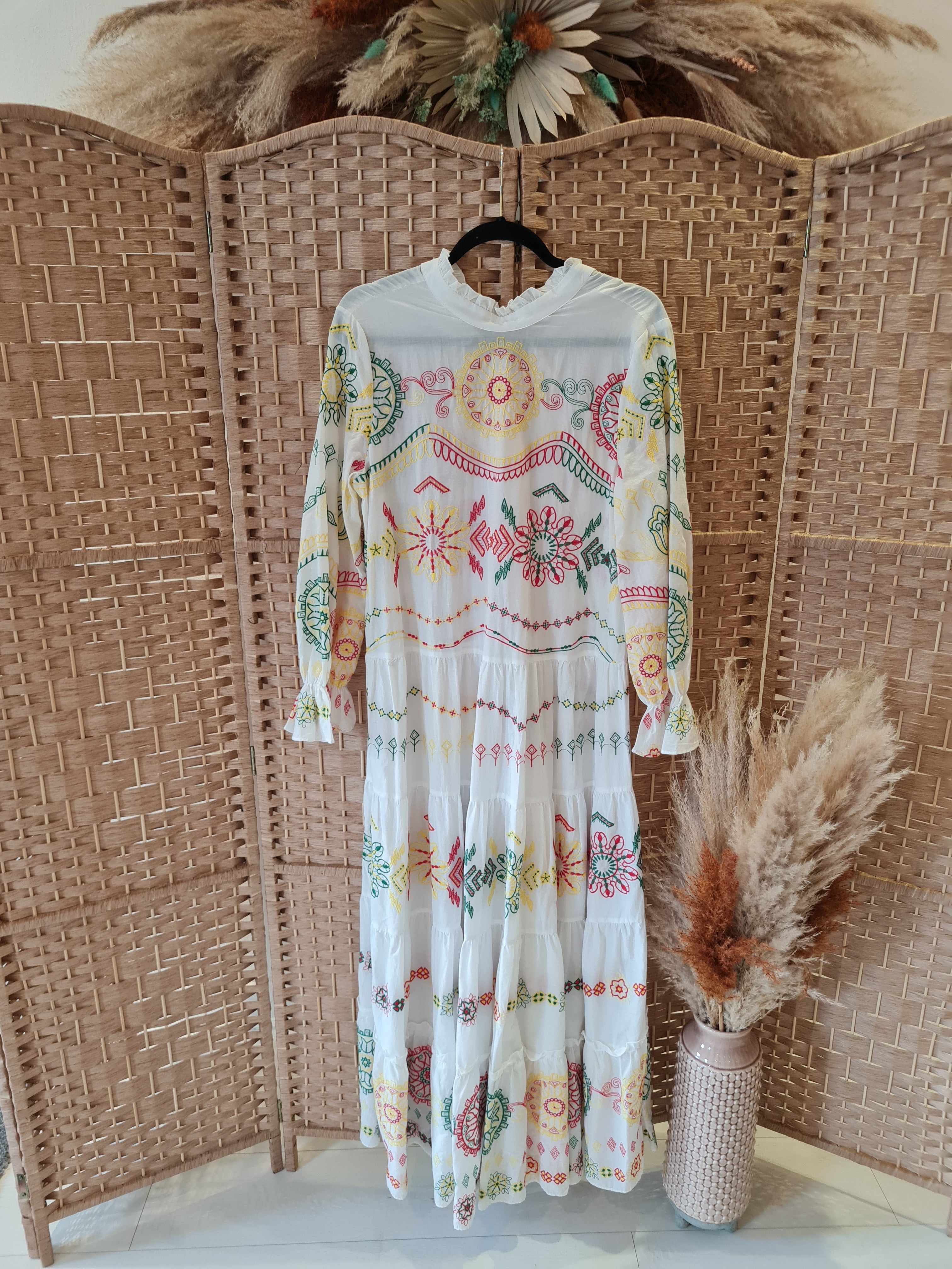 Zara White Multi Embroidery Maxi Size XS New (RRP 79.99) The Wardrobe Zara White Multi Embroidery Maxi Size XS New (RRP 79.99) The Wardrobe