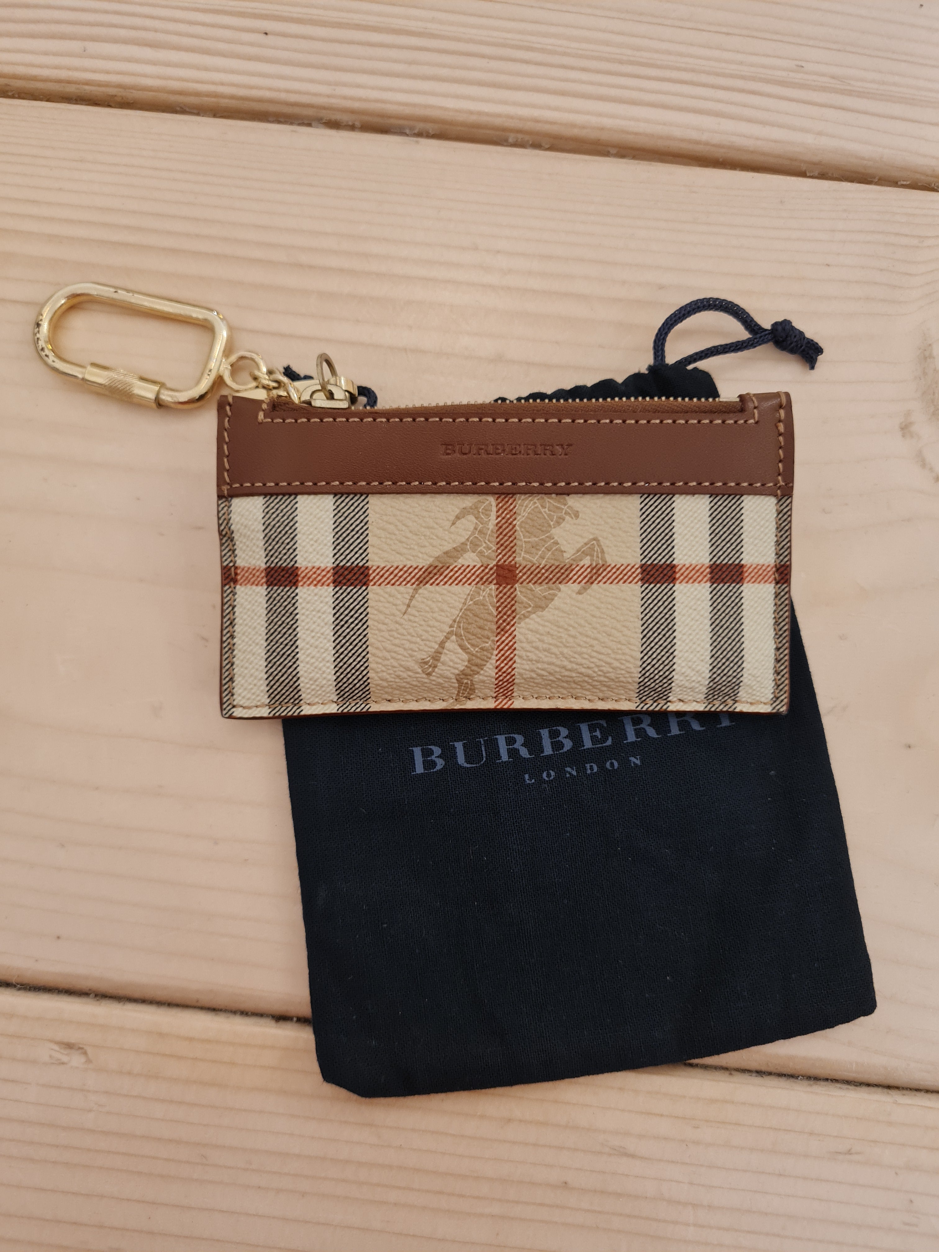 Burberry mini keychain purse1