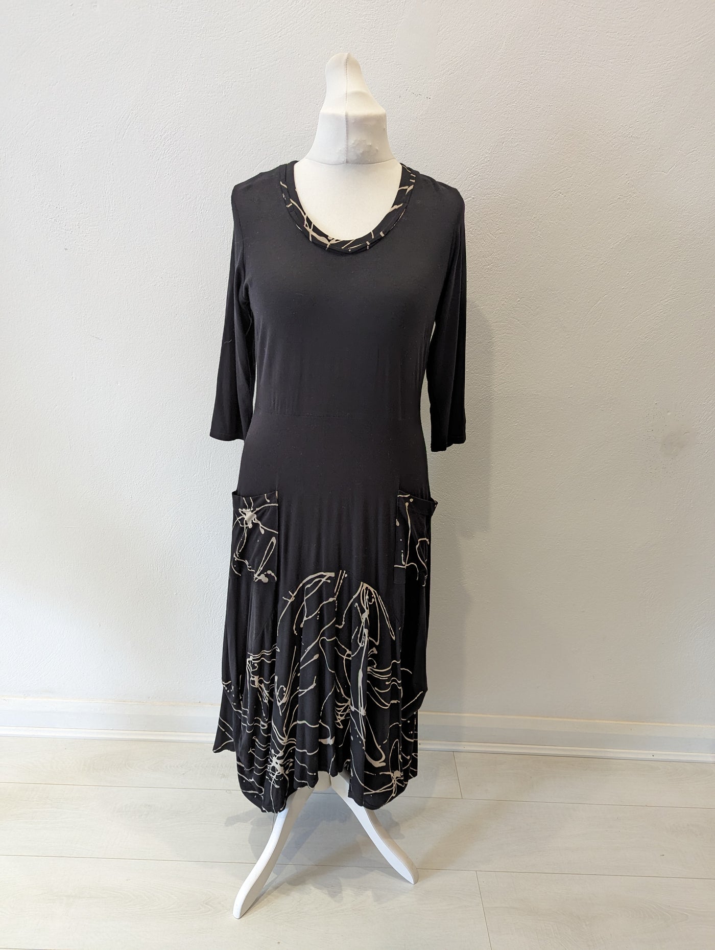 Chesca black patterned jersey dress M