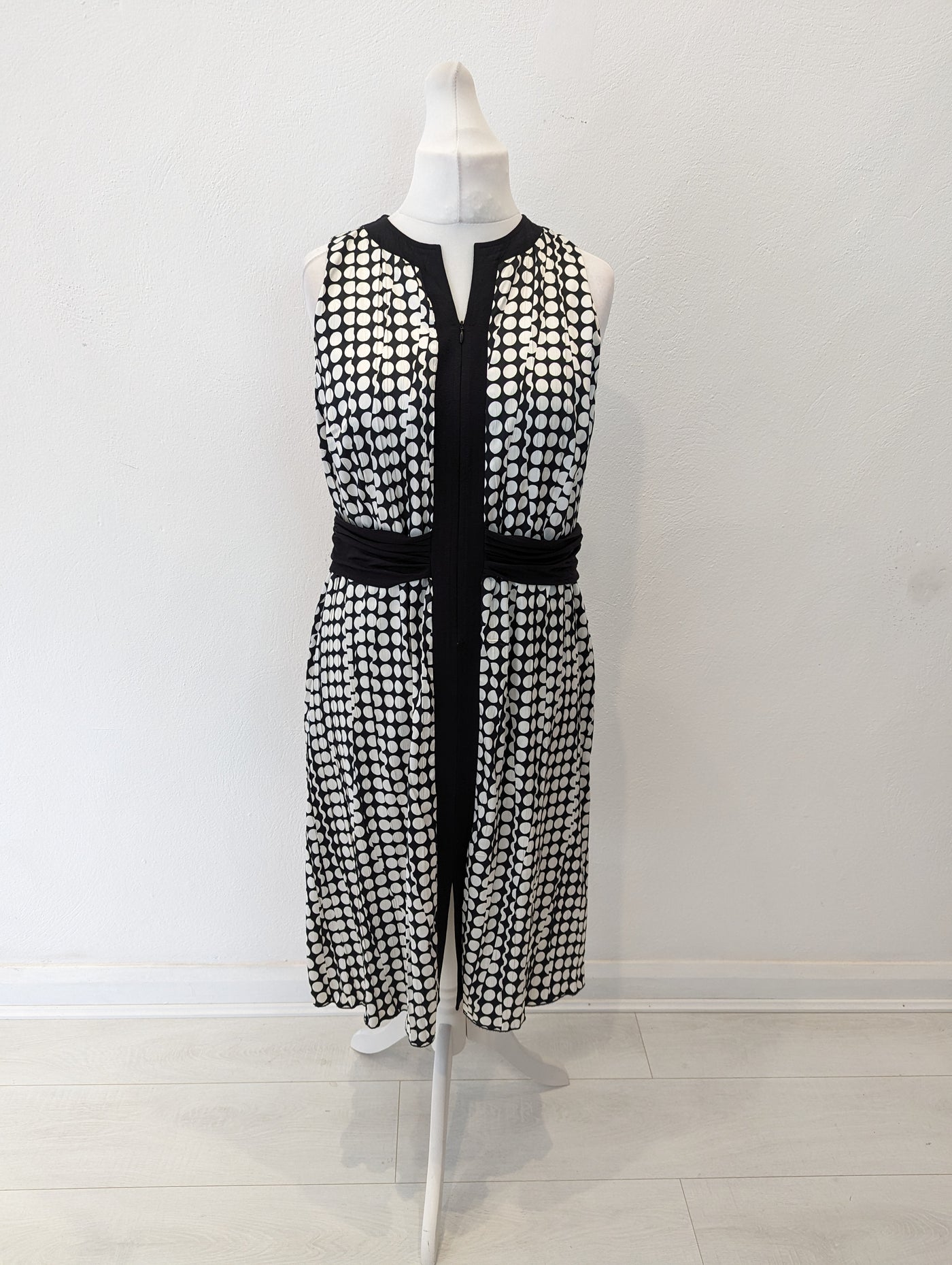 Evelin Brant Black spot dress 16 RRP £179 NWT