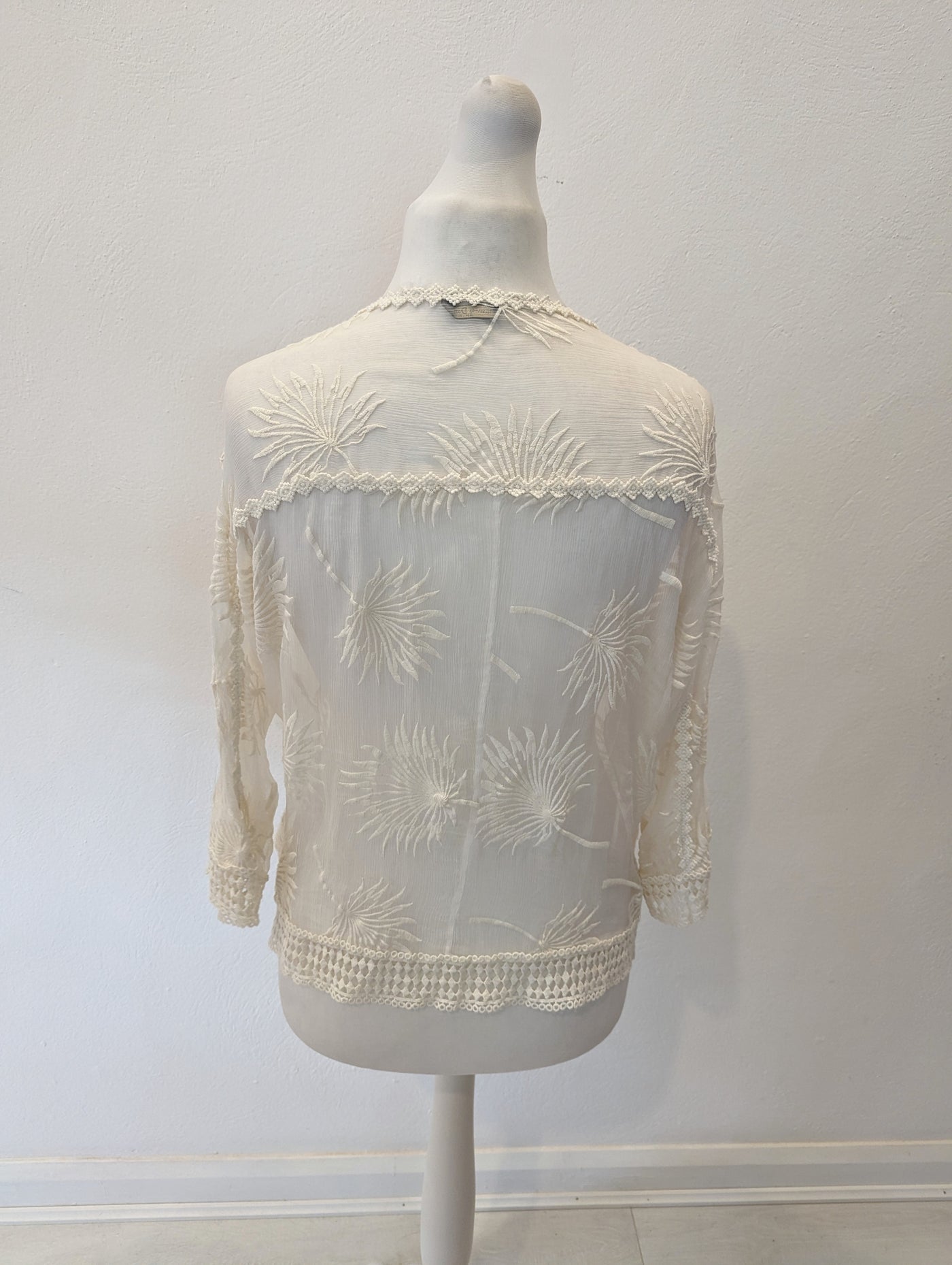 Massimo Dutti Ivory Sheer Shrug M