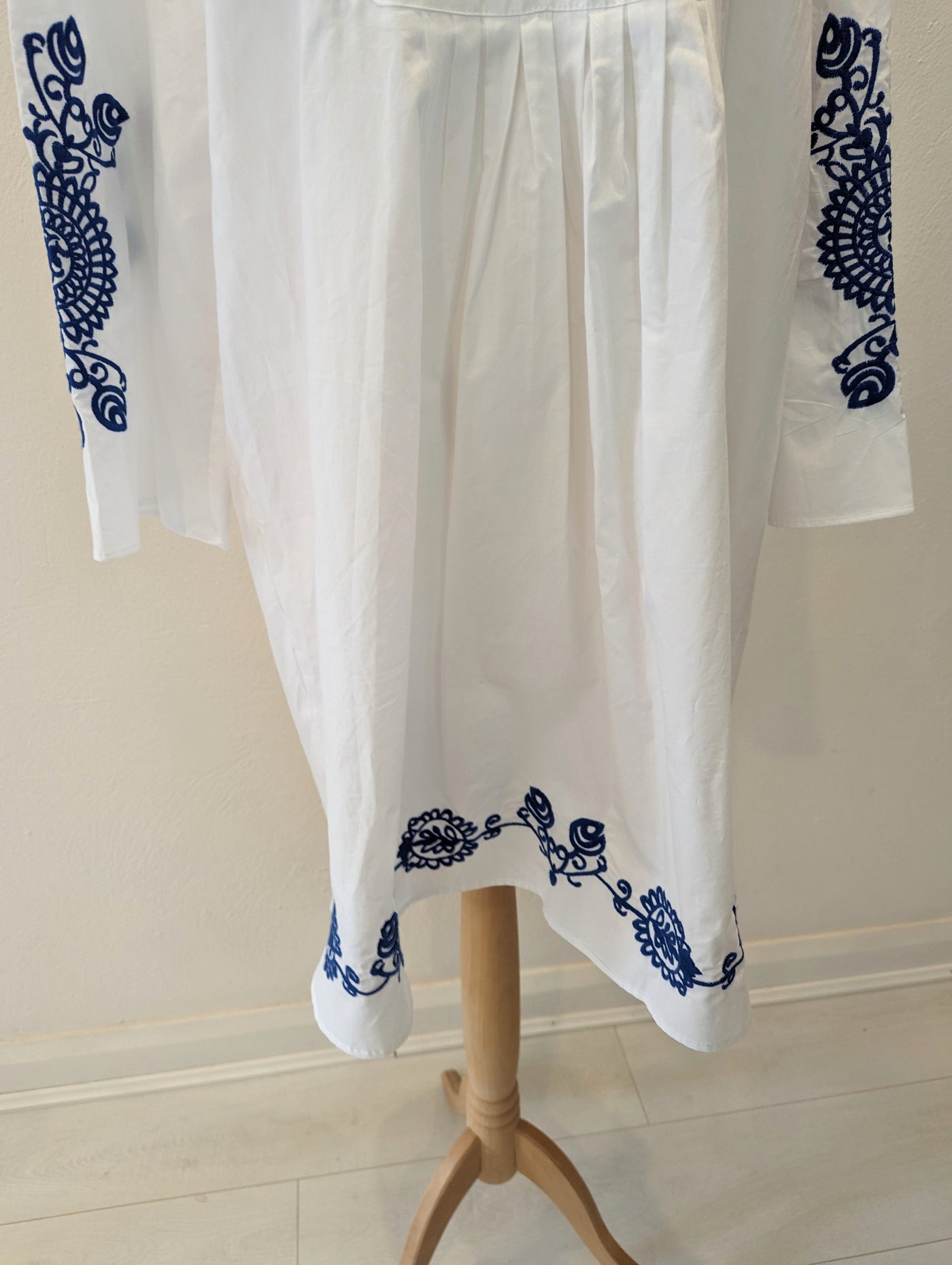 Zara White Blue Print Dress XS RRP £29.99