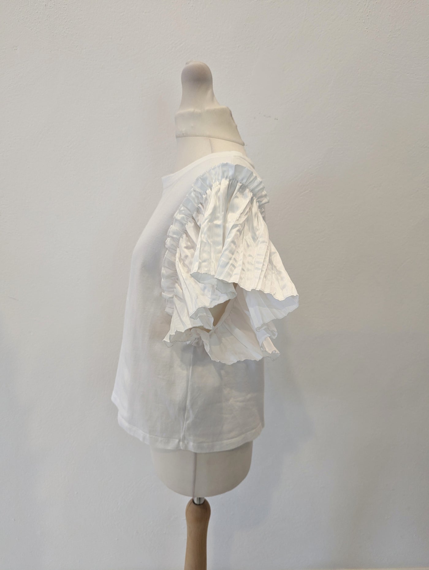 Zara Frill Sleeve T Size Medium
