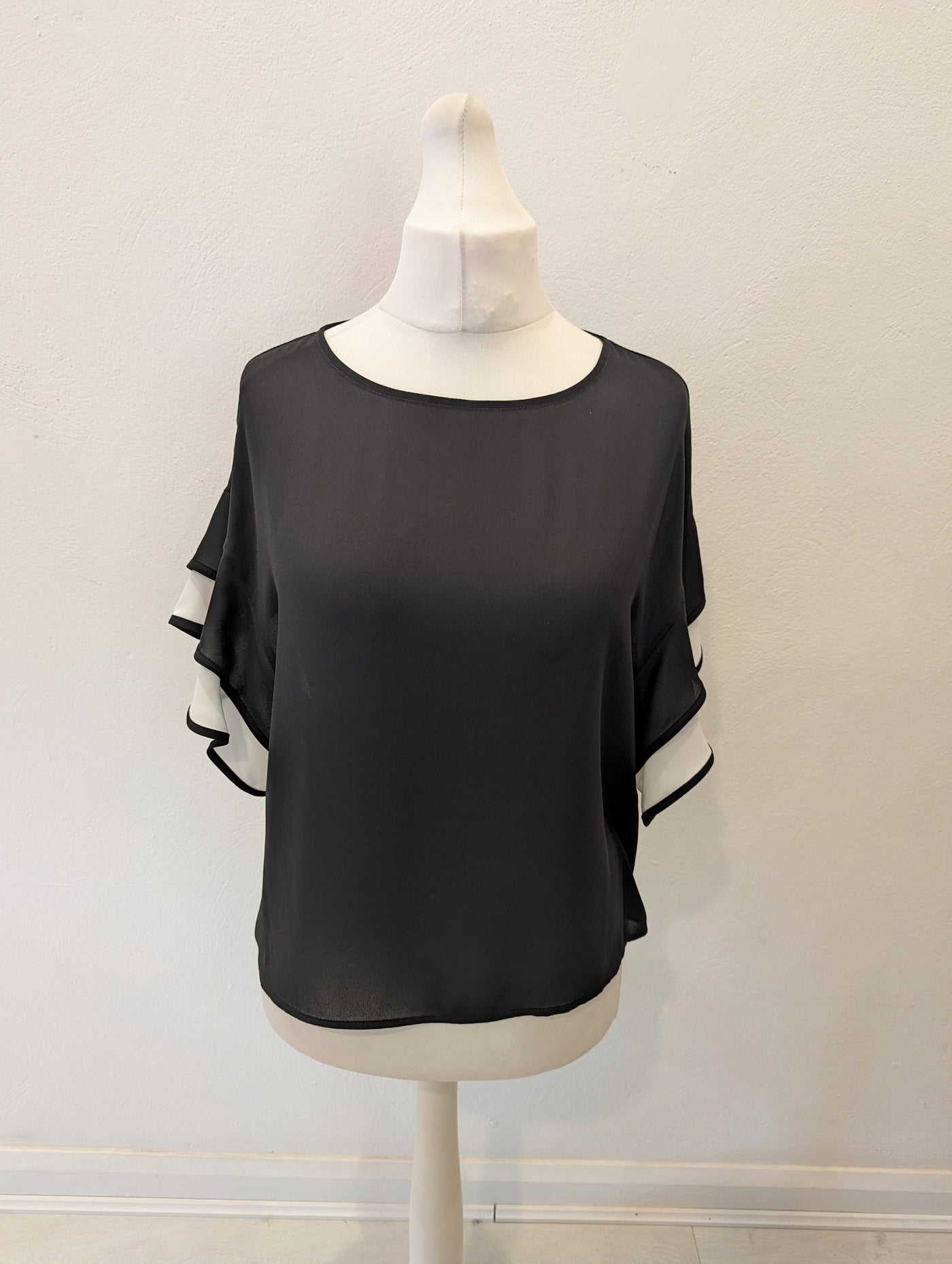 Joseph Ribkoff Black/White Frill Sleeve Top Size 12