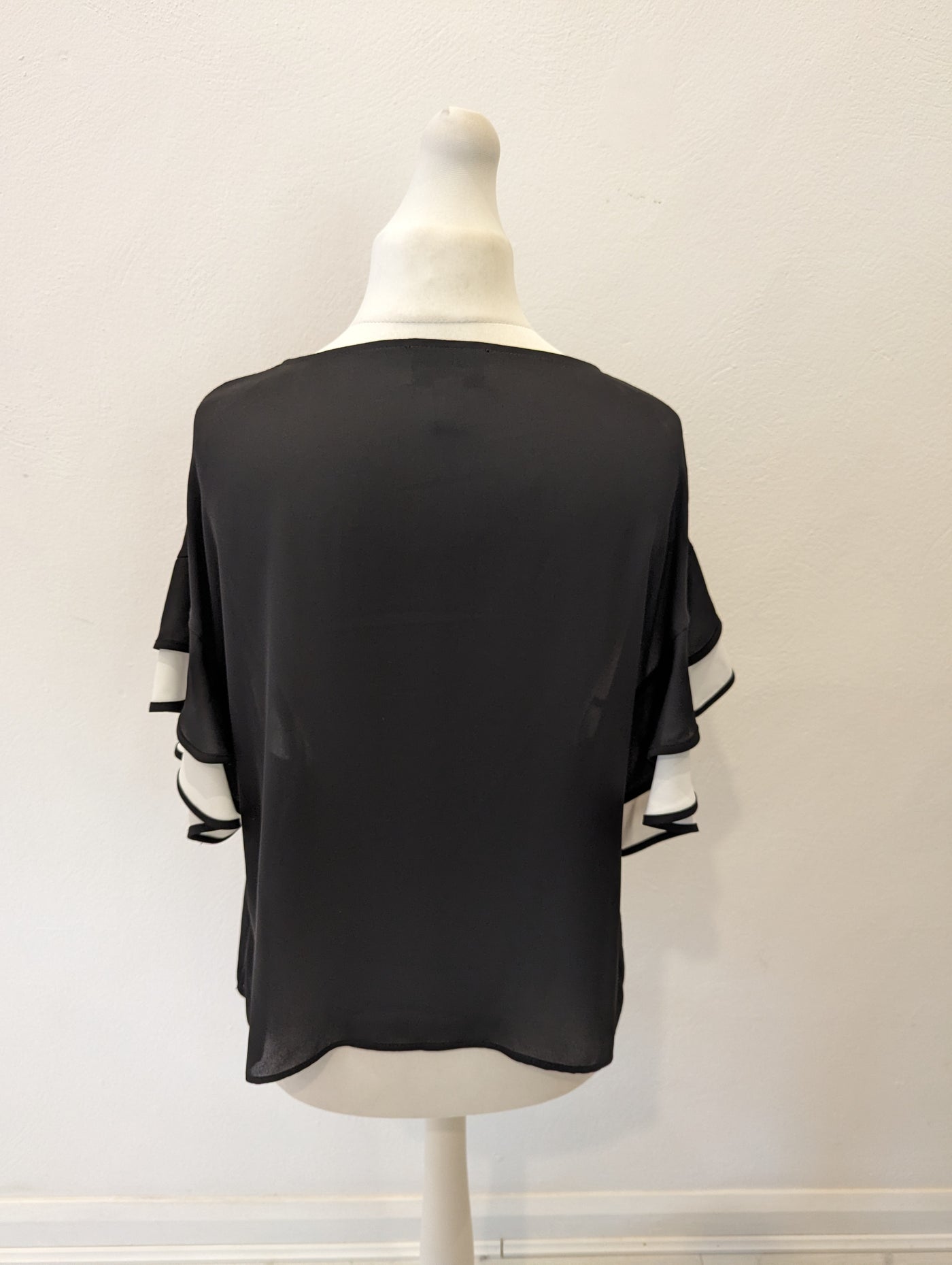 Joseph Ribkoff Black/White Frill Sleeve Top Size 12