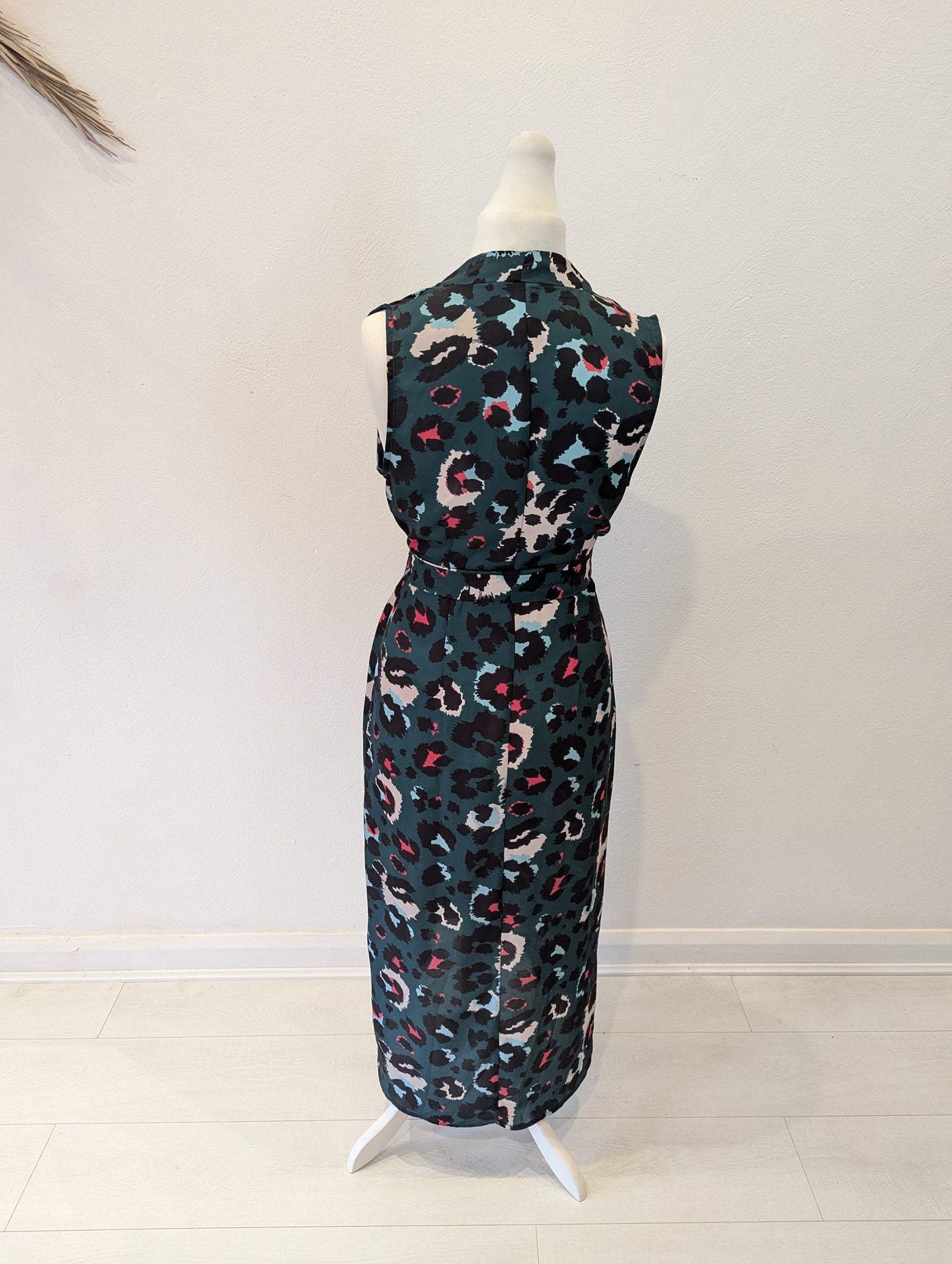 Never Fully Dressed Green Animal Wrap Dress M/L The Wardrobe Never Fully Dressed Green Animal Wrap Dress M/L The Wardrobe