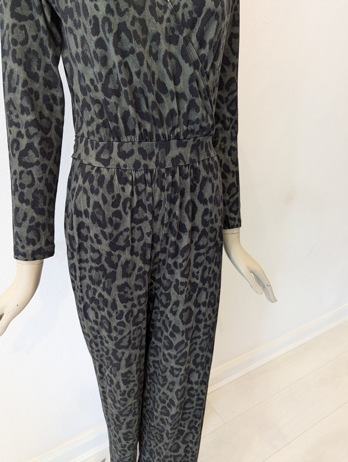 Sosander Green Animal Print Jumpsuit 12