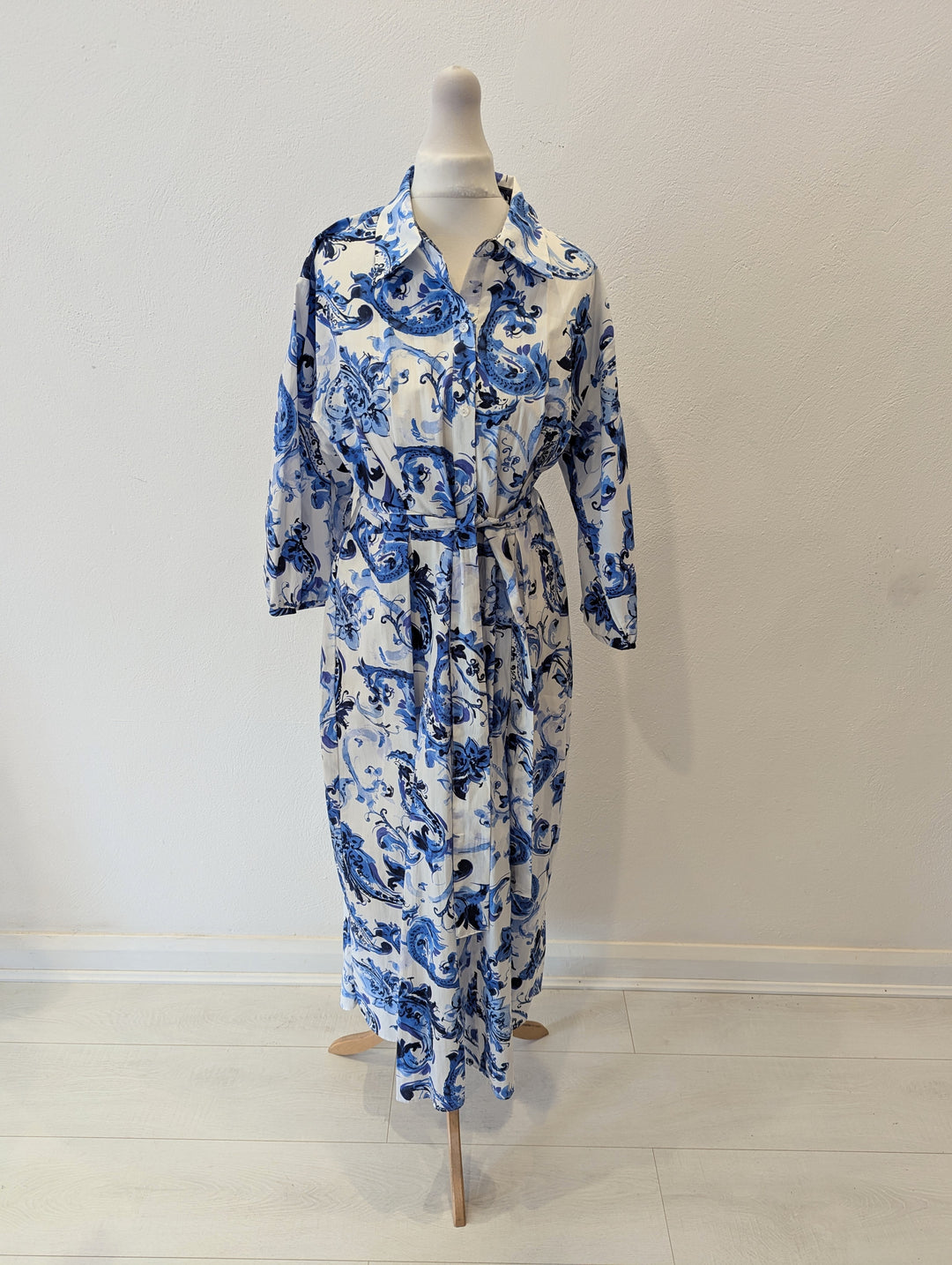 blue and white shirt dress zara Blue/White S – The Wardrobe zara blue and white striped shirt dress