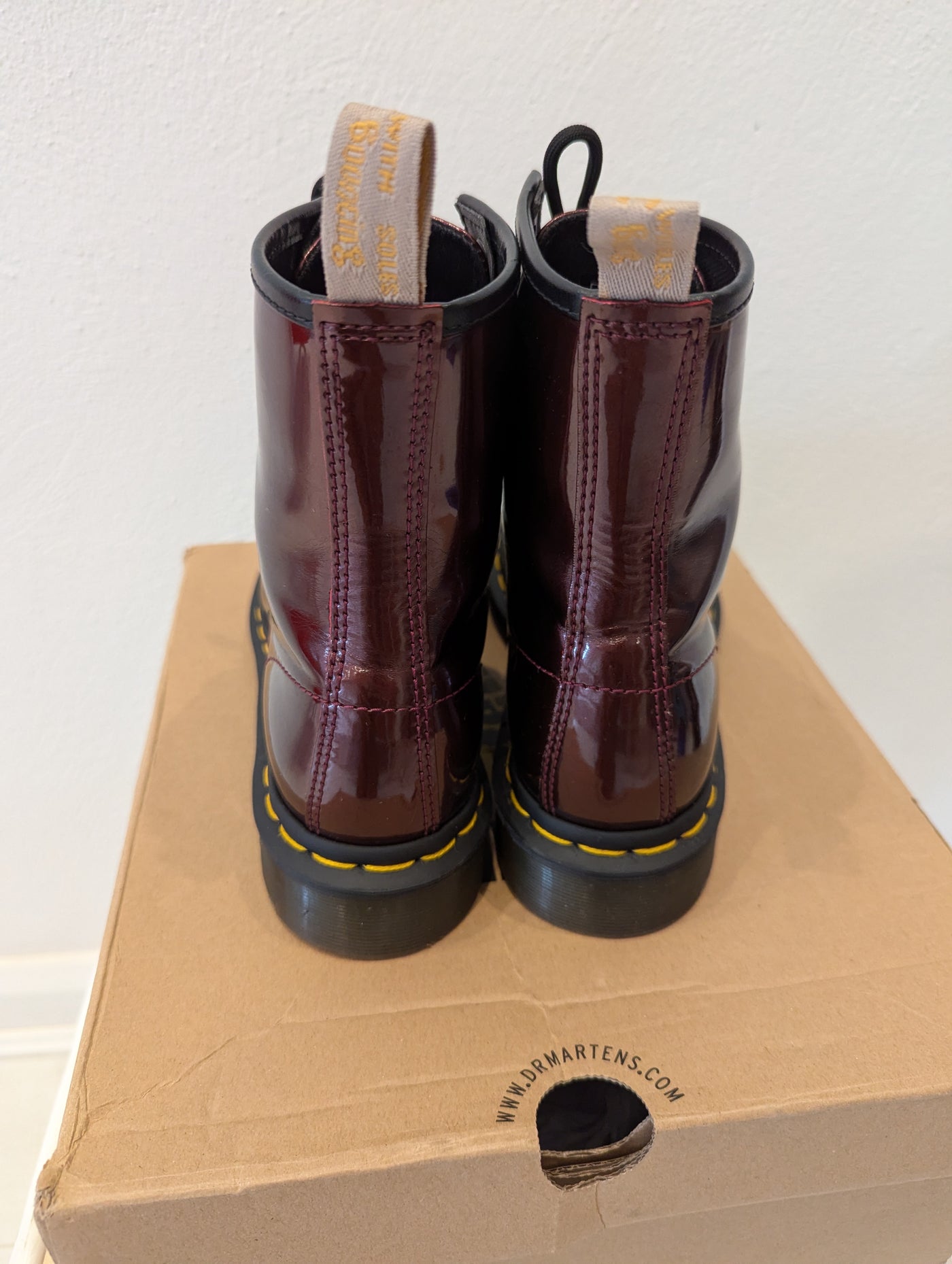 Oxblood chrome dr martens online