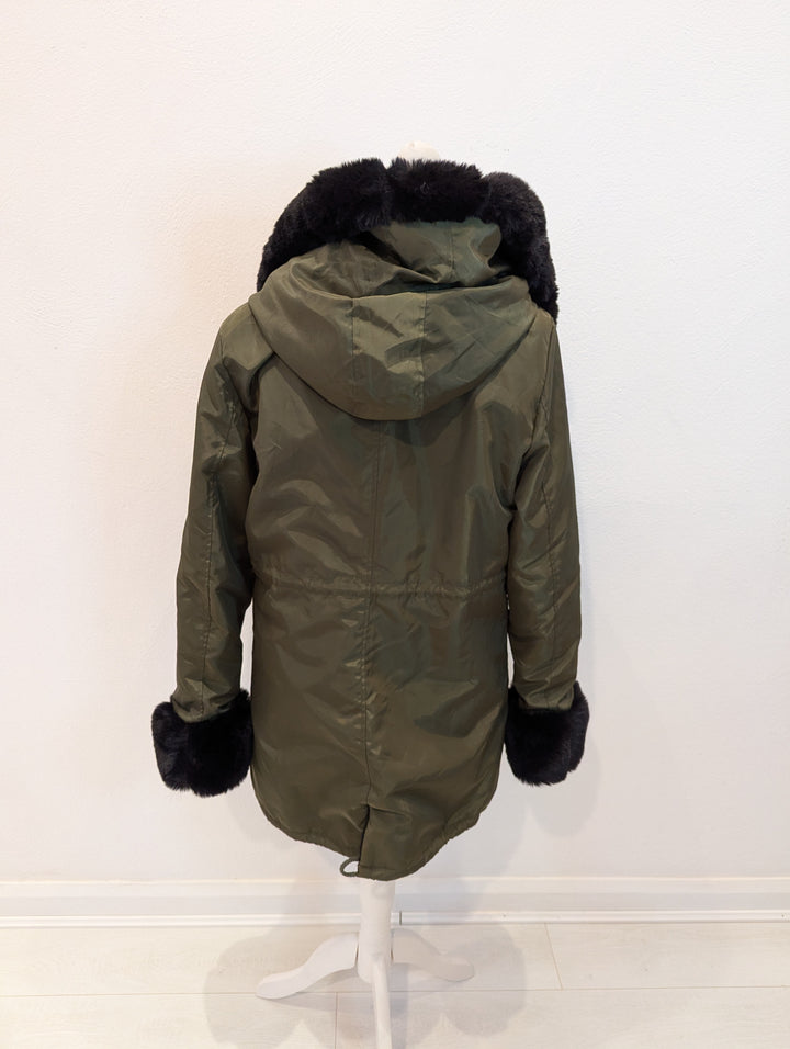 www.roiii.net Khaki Parka L – The Wardrobe