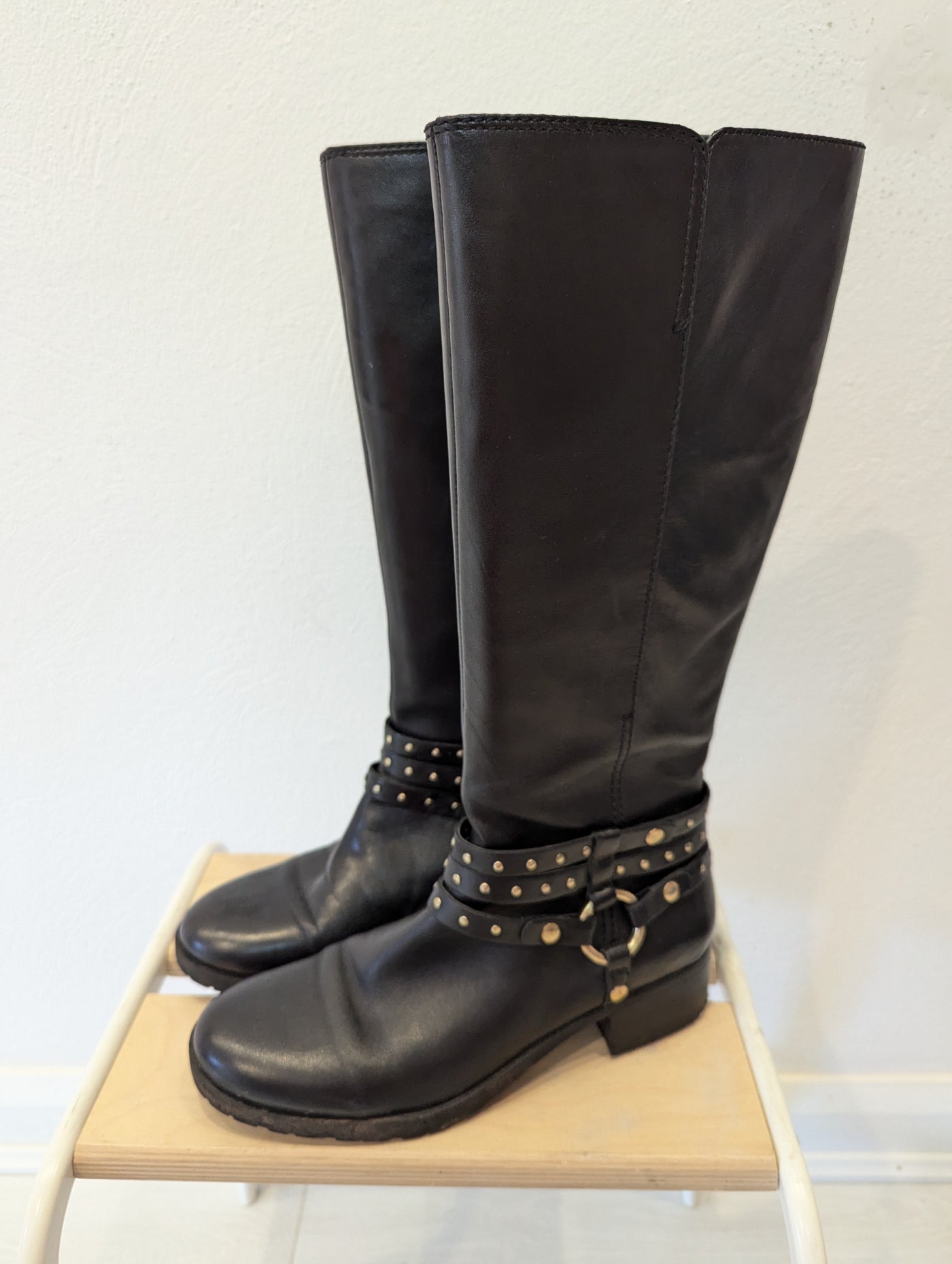 Nine West Black Leather Knee Boot Size 5.5