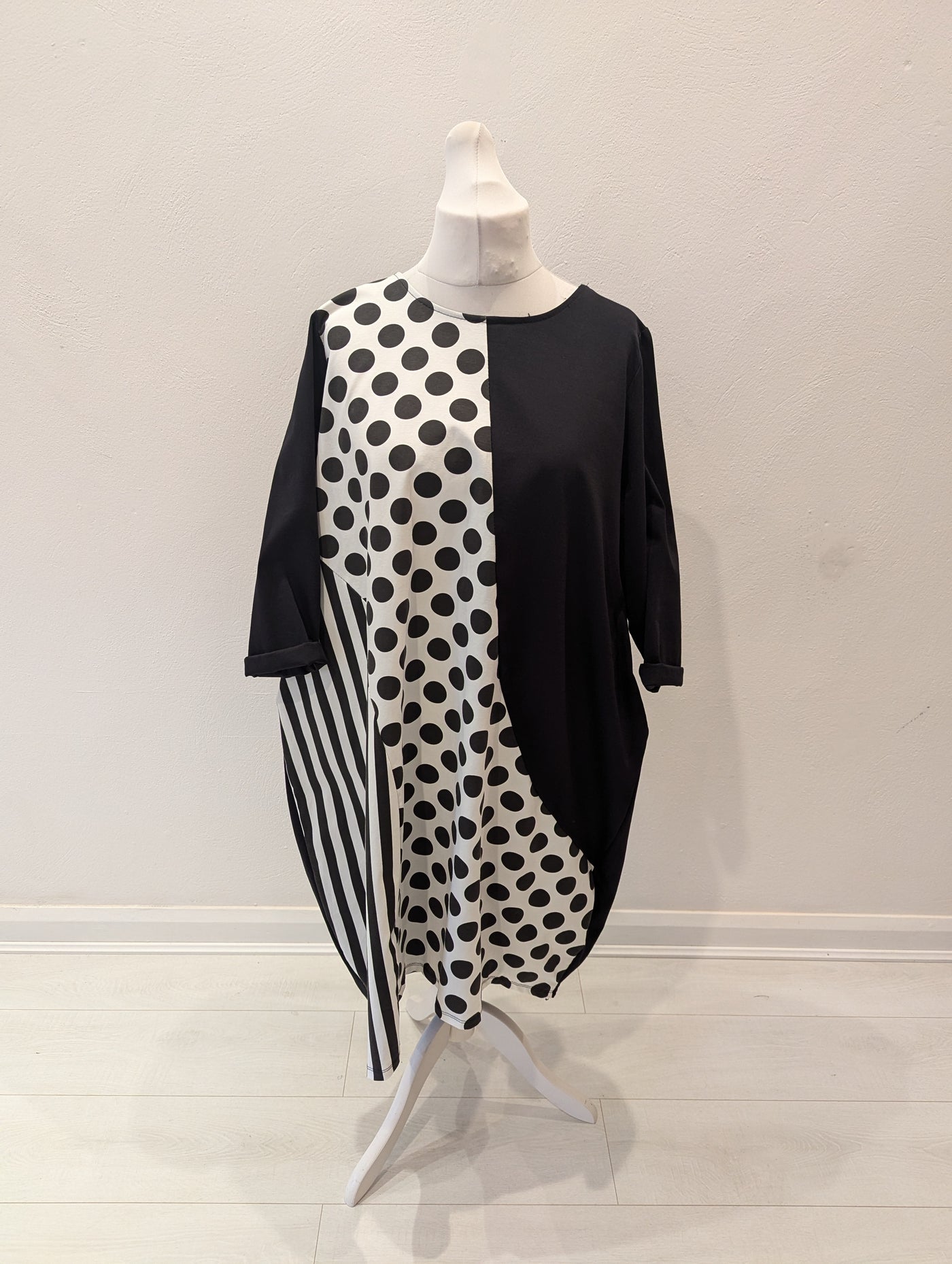 Italian Style Black Spot Dress XL