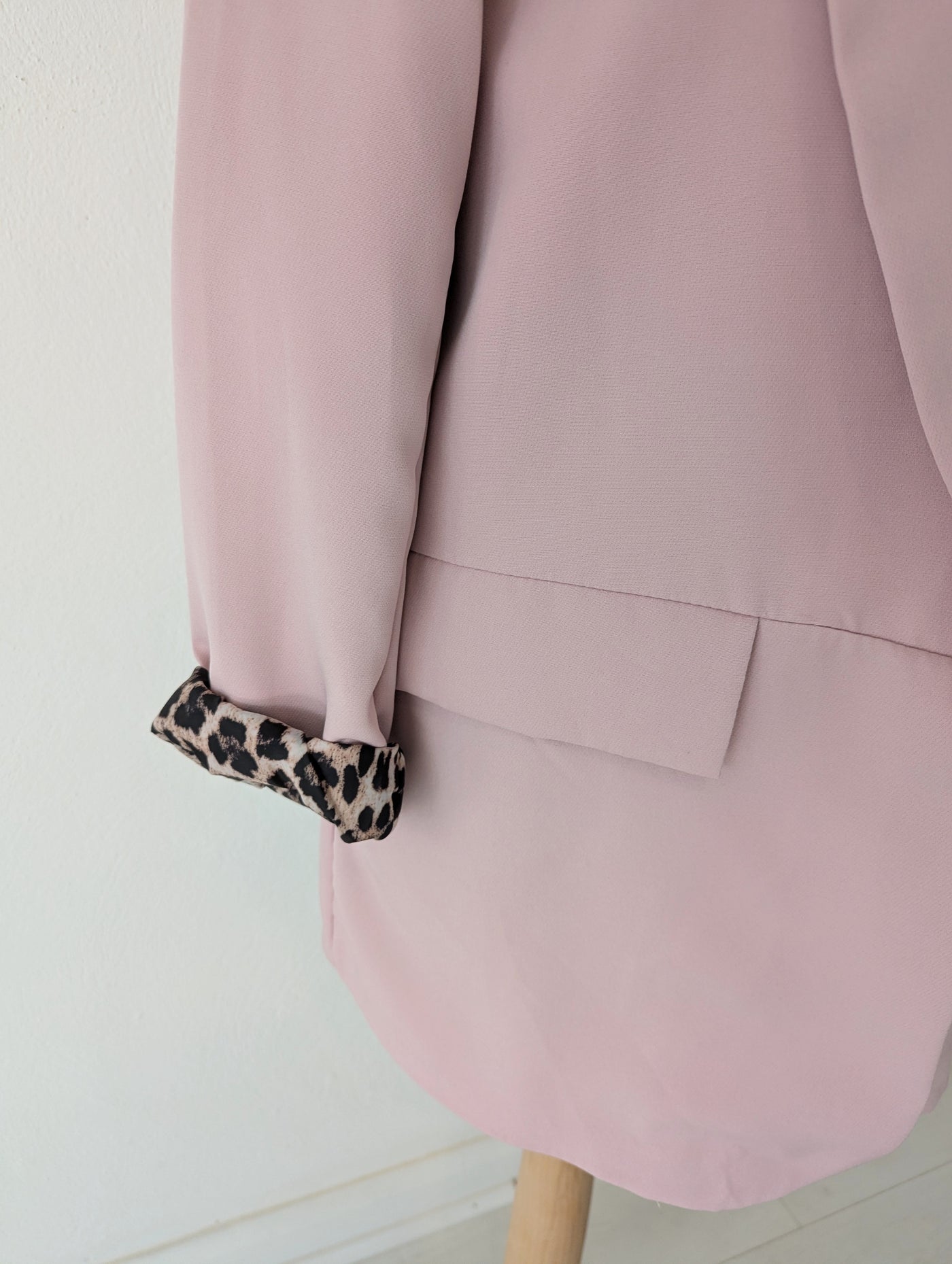 Vanta Pink Leopard Blazer 8/10