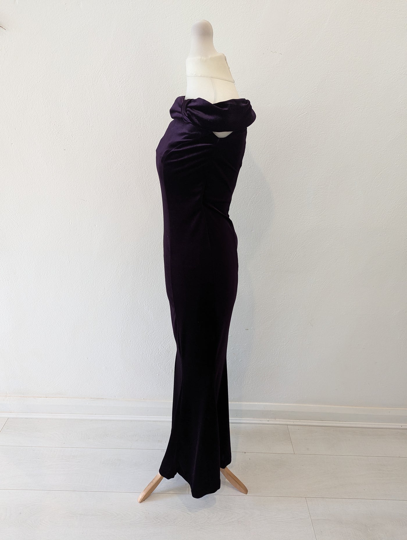 Goddiva Purple velvet Maxi 8/10