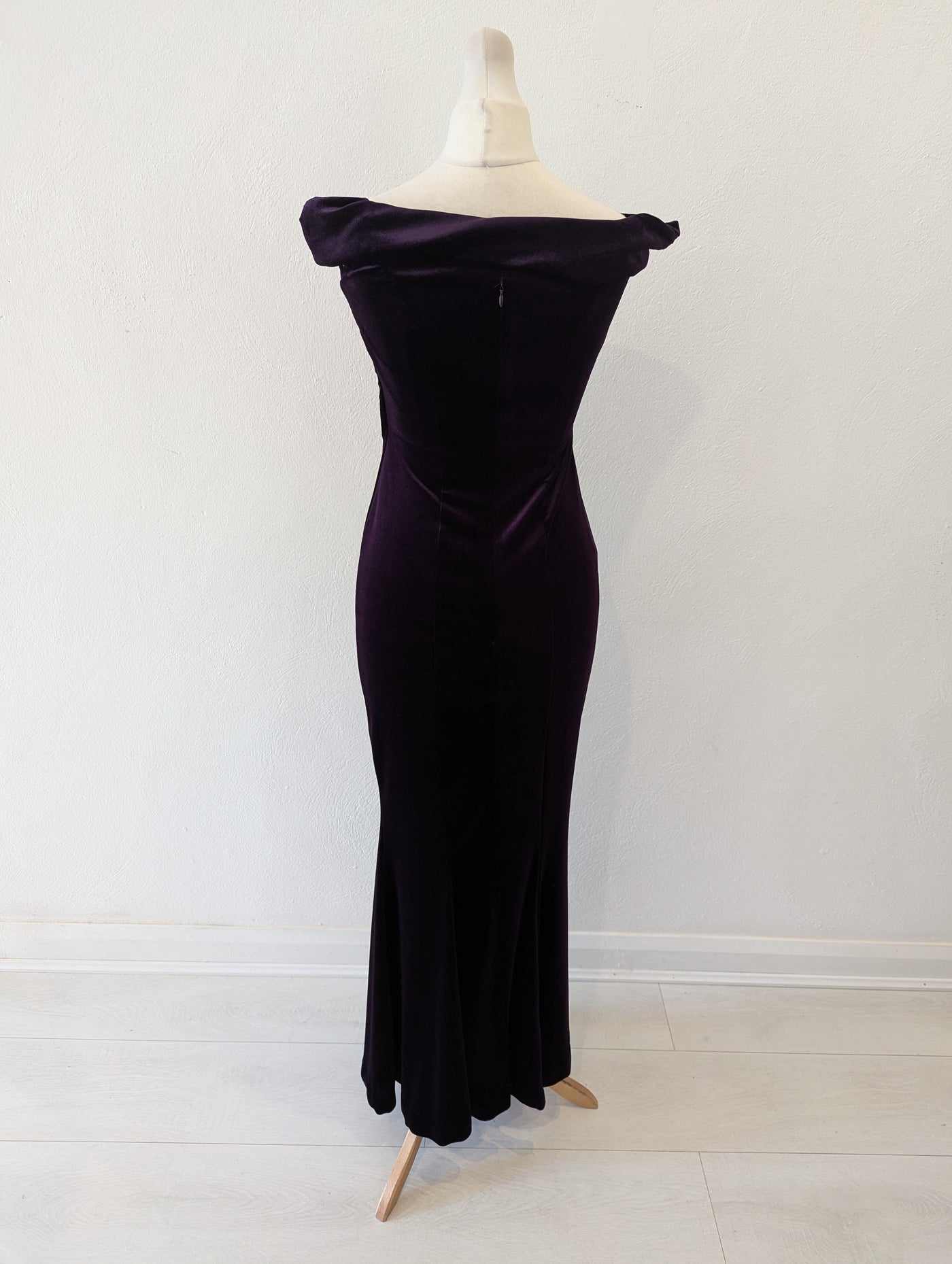 Goddiva Purple velvet Maxi 8/10