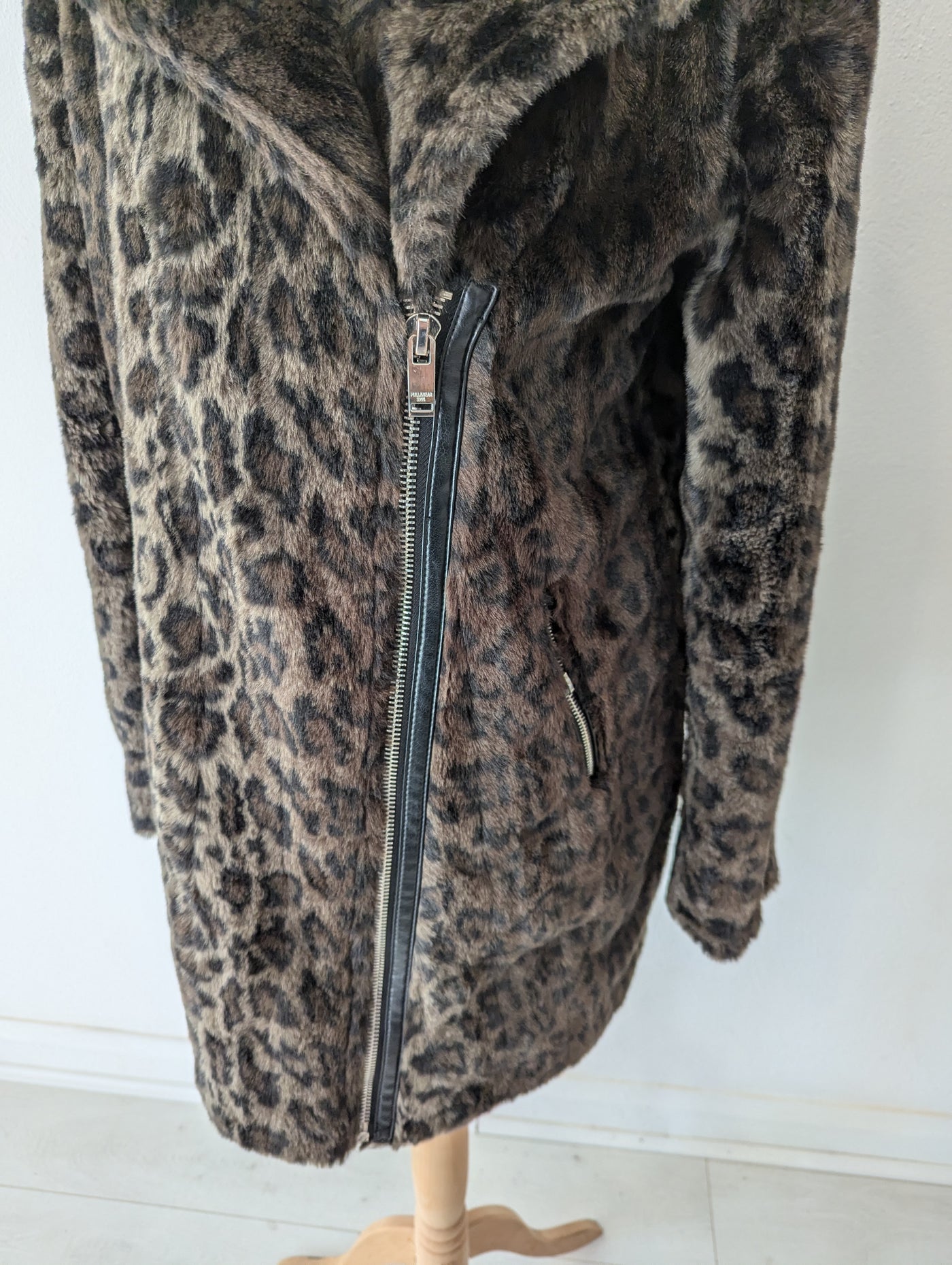 Pull & Bear Leopard coat M