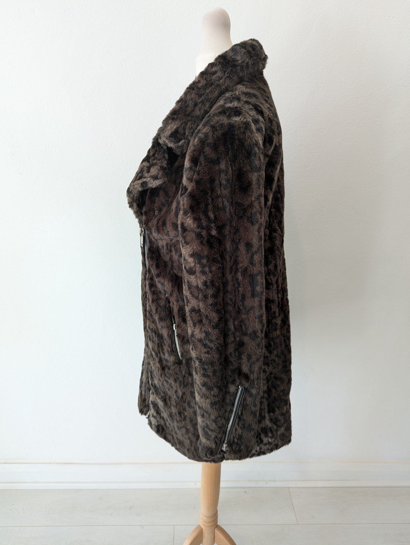 Pull & Bear Leopard coat M