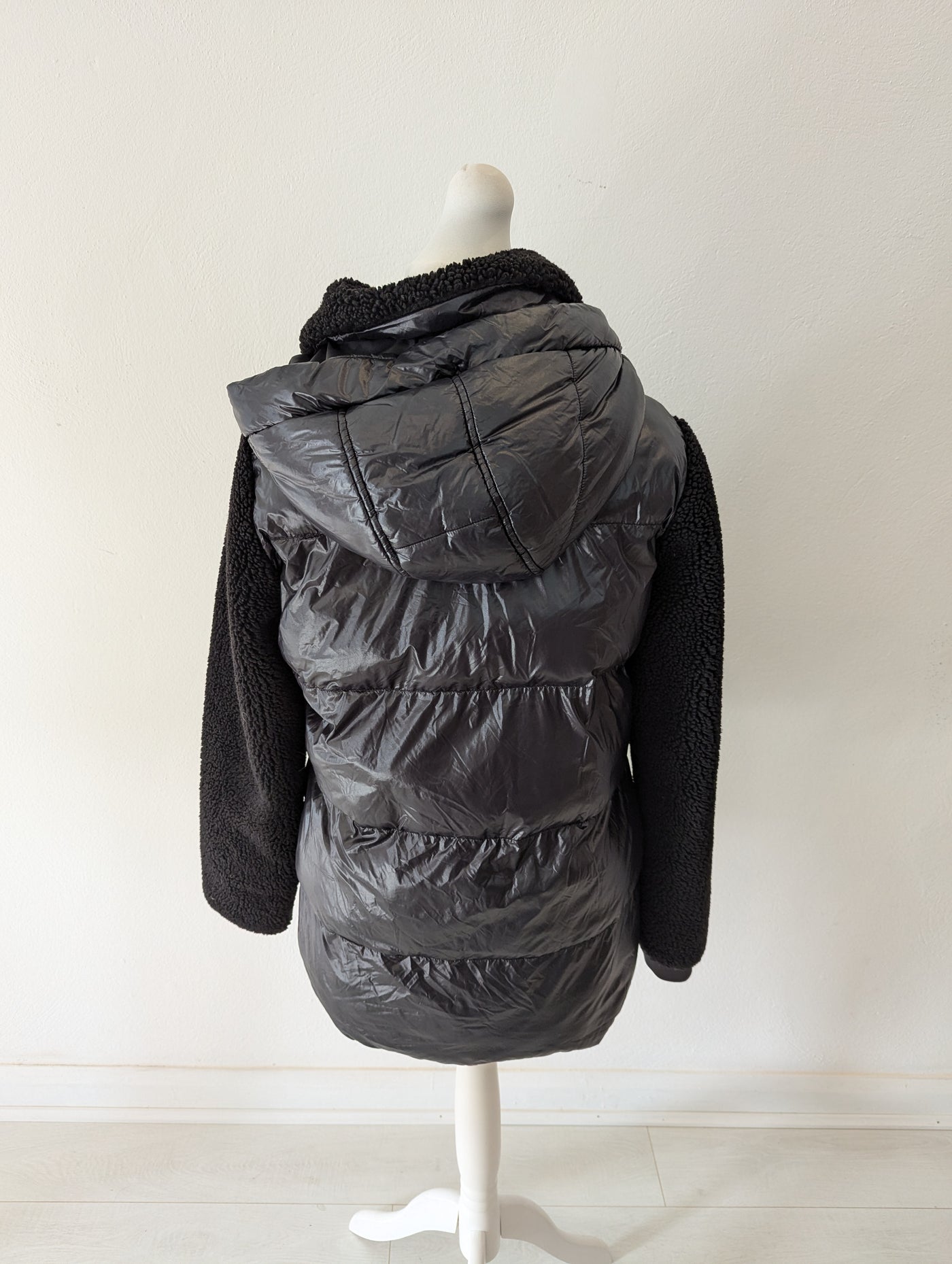 Micheal Kors Black Puffa Jacket L