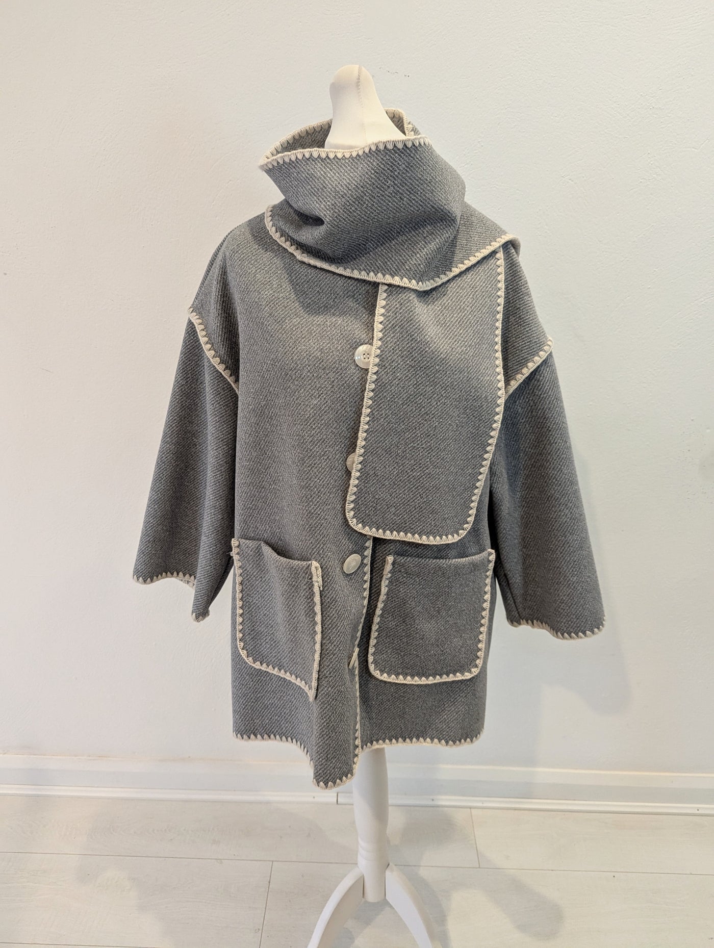 Totes scarf jacket in grey