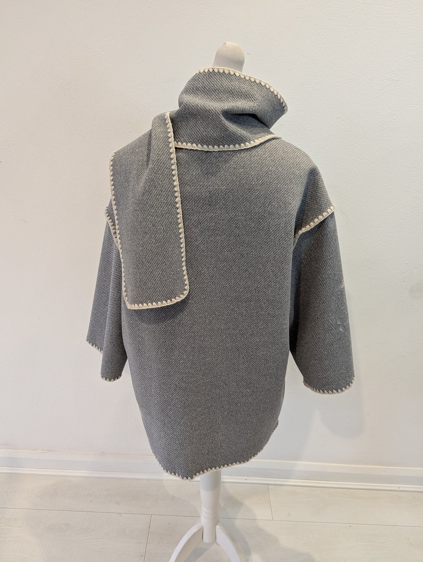 Totes scarf jacket in grey