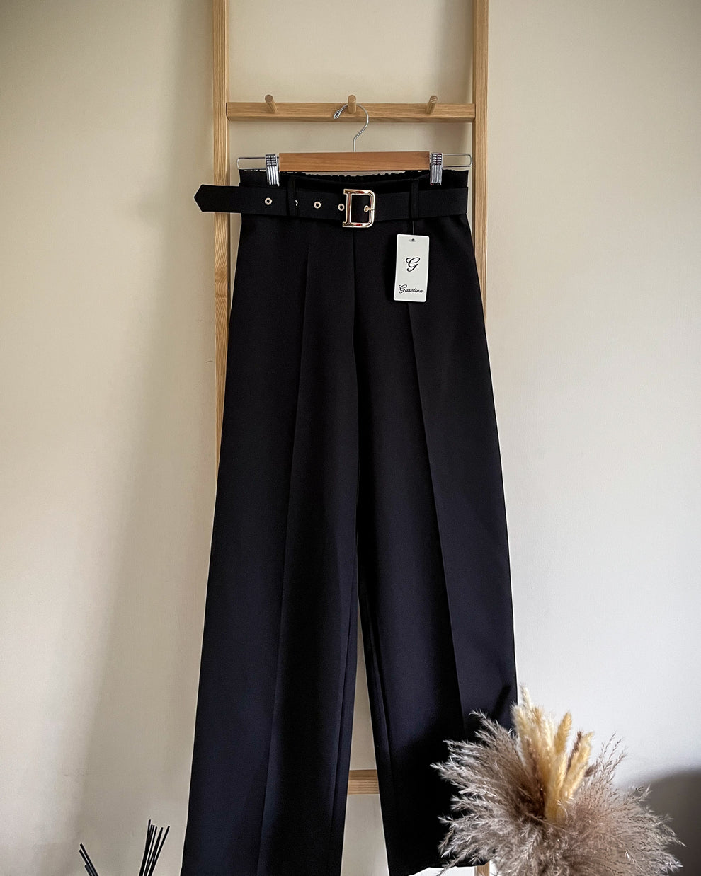 Wide leg belted trousers in black XXL