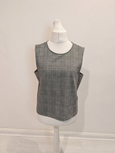 Madeleine Black/White check top 16