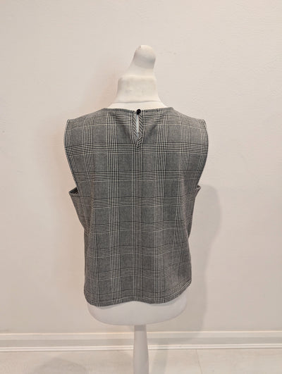 Madeleine Black/White check top 16