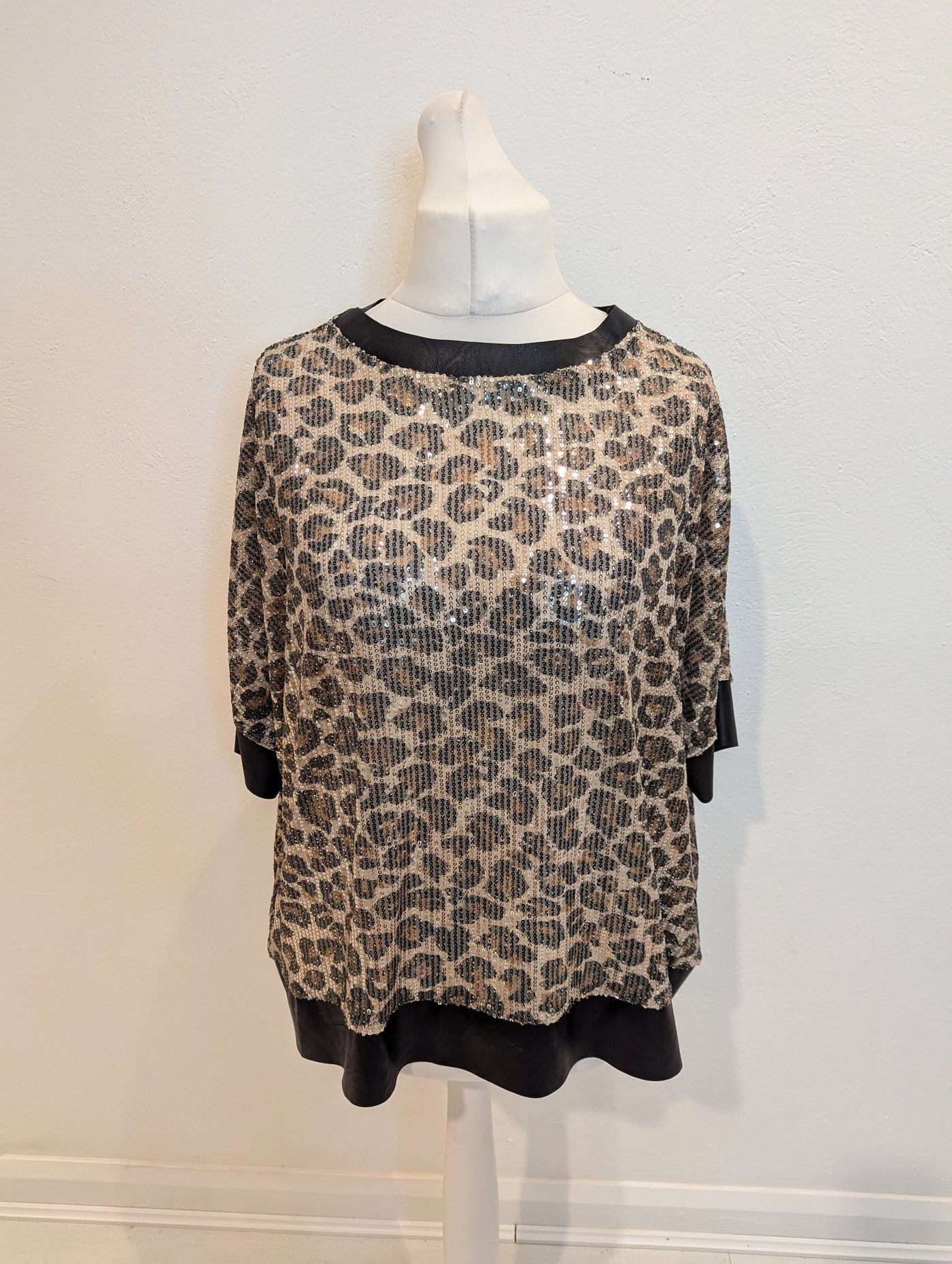 Studio Leopard sequin top 12/14