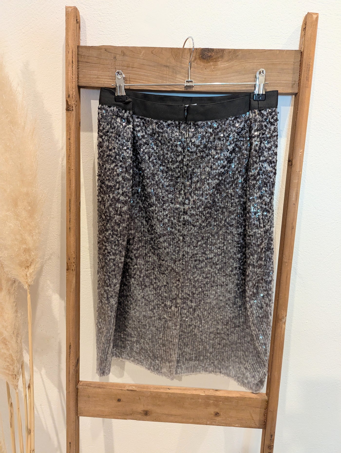 Pure Collection grey sequin skirt 18/20