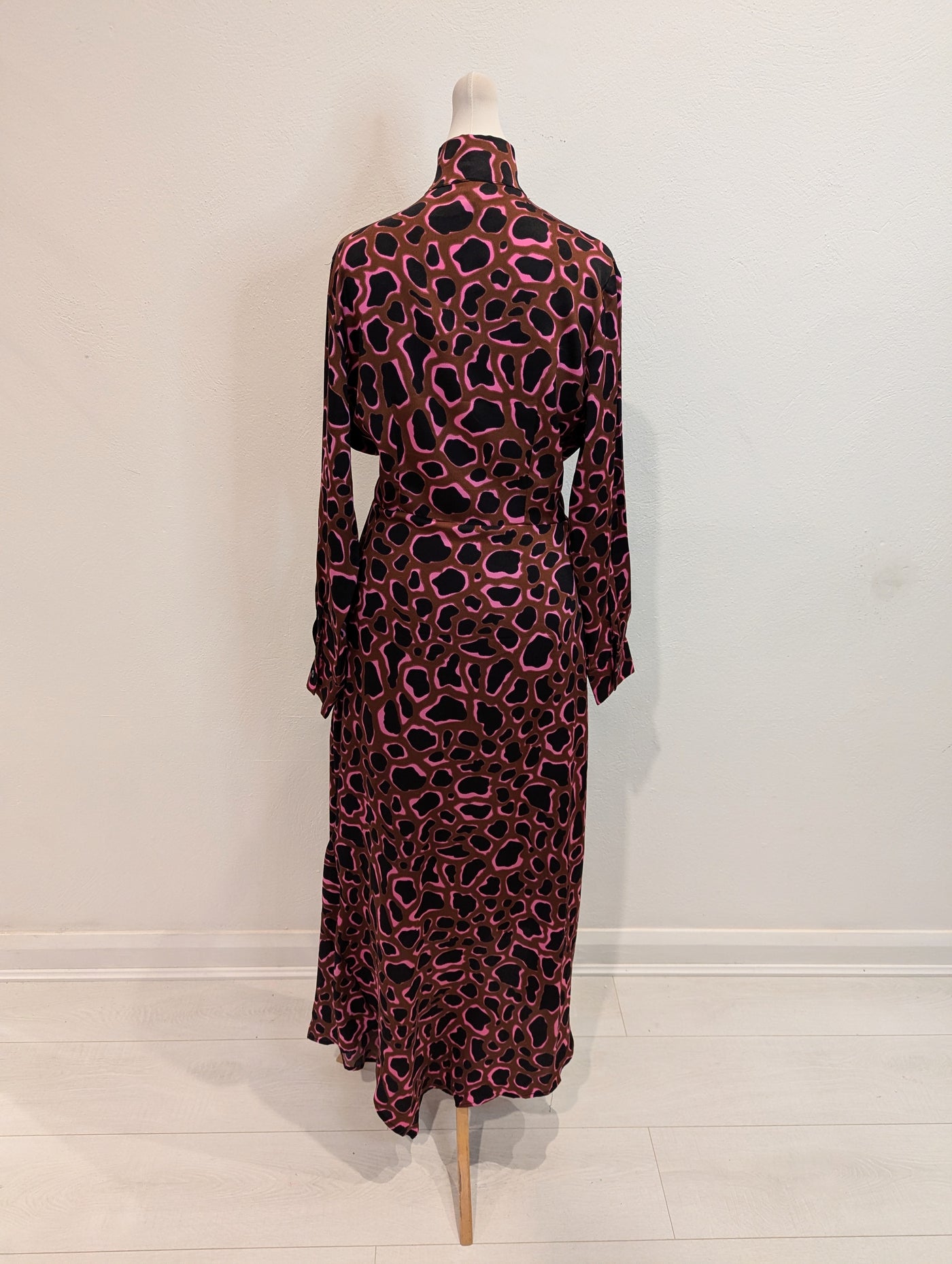 Ellie White pink animal print dress S