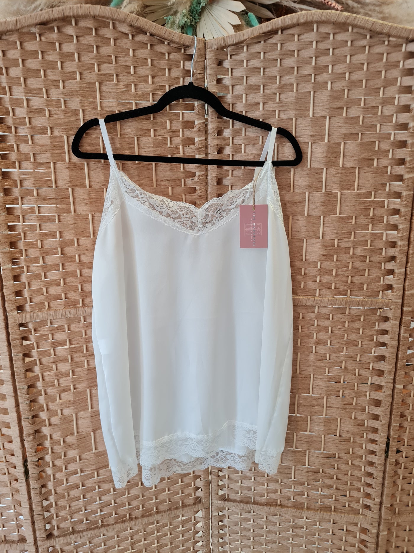 Lace trim cami in white