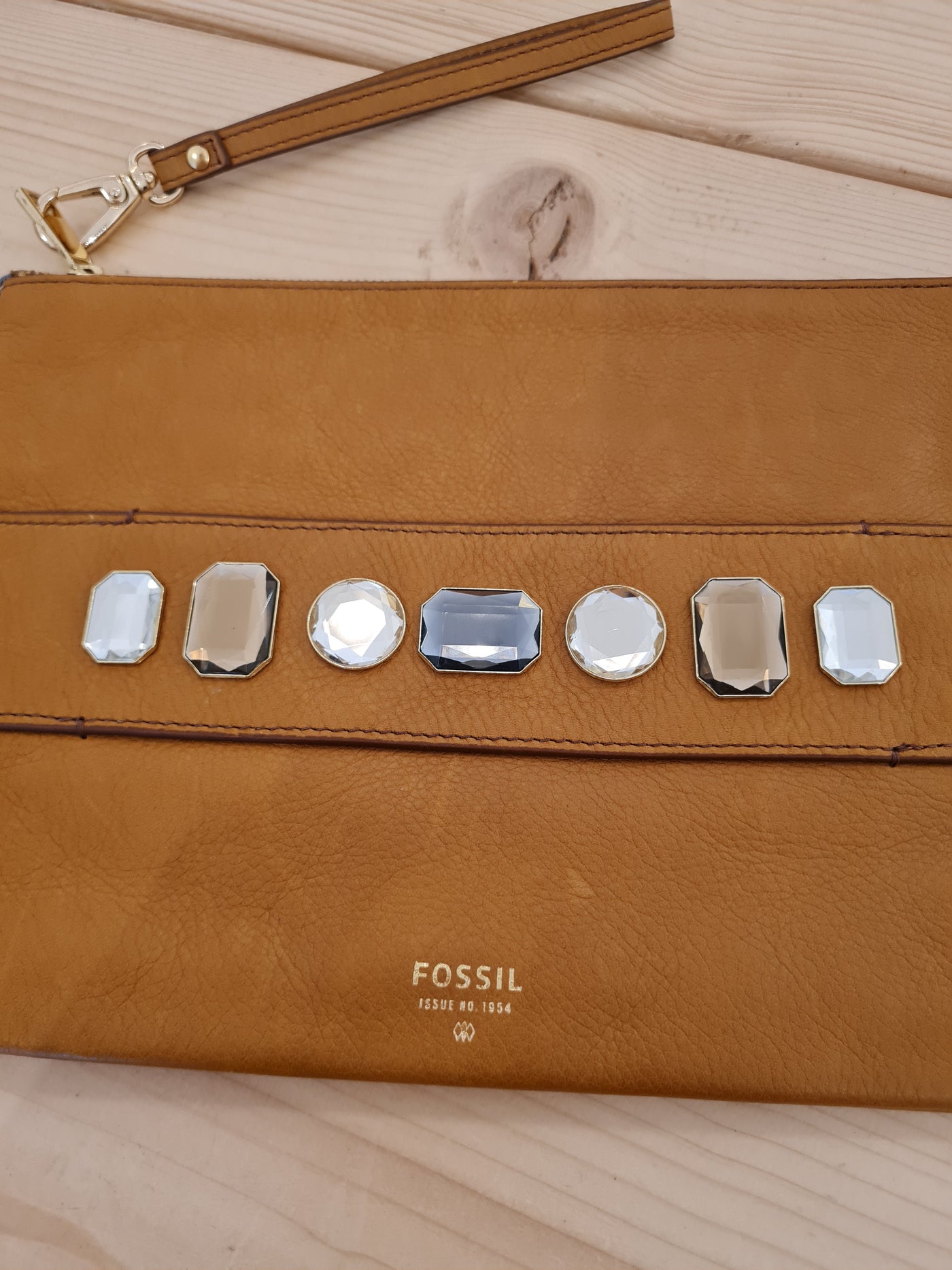 Fossil tan leather jewelled clutch NWT