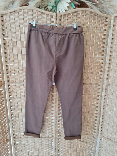 Super stretch trousers in brown