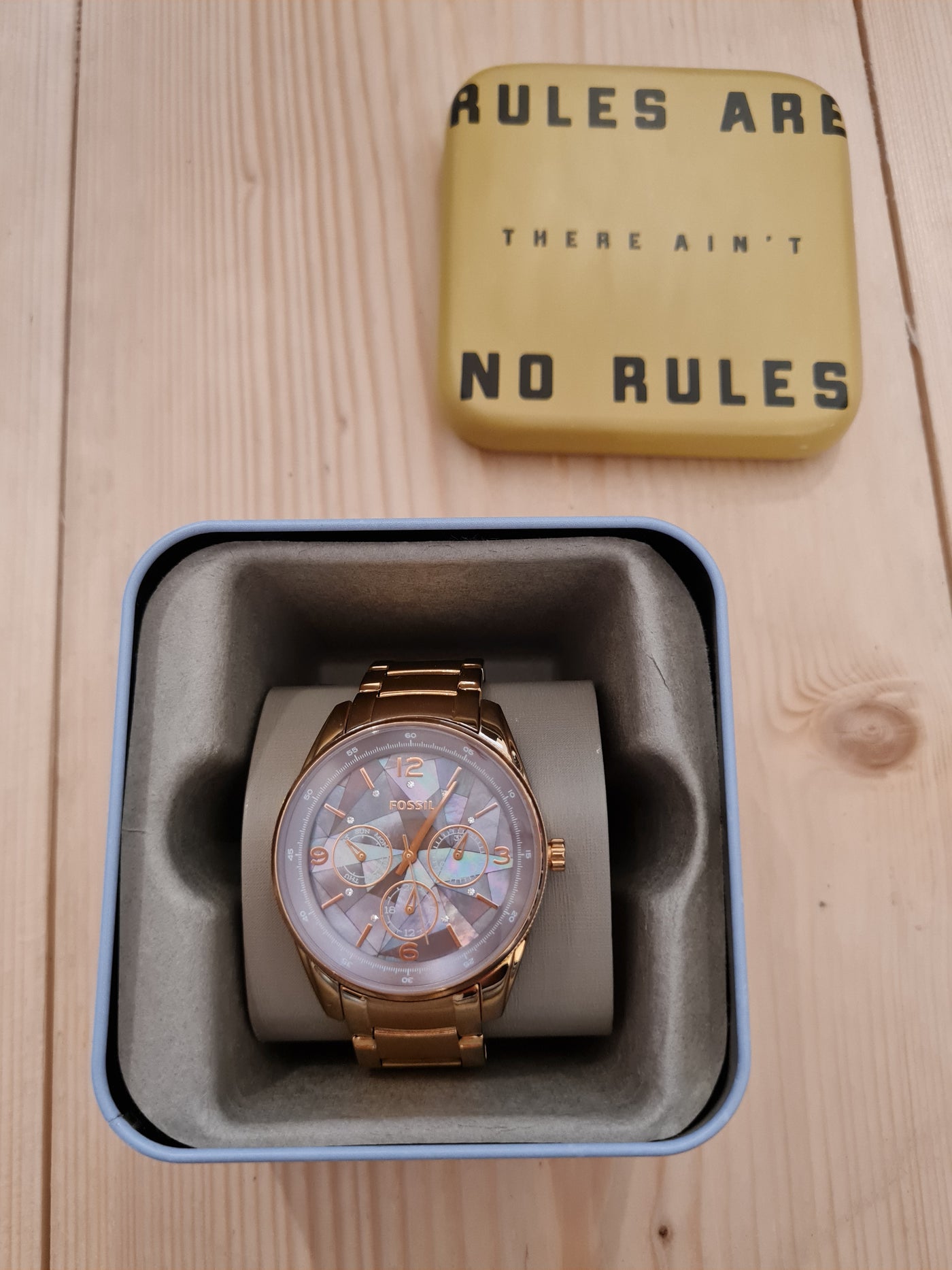 Fossil watch outlet pearl face