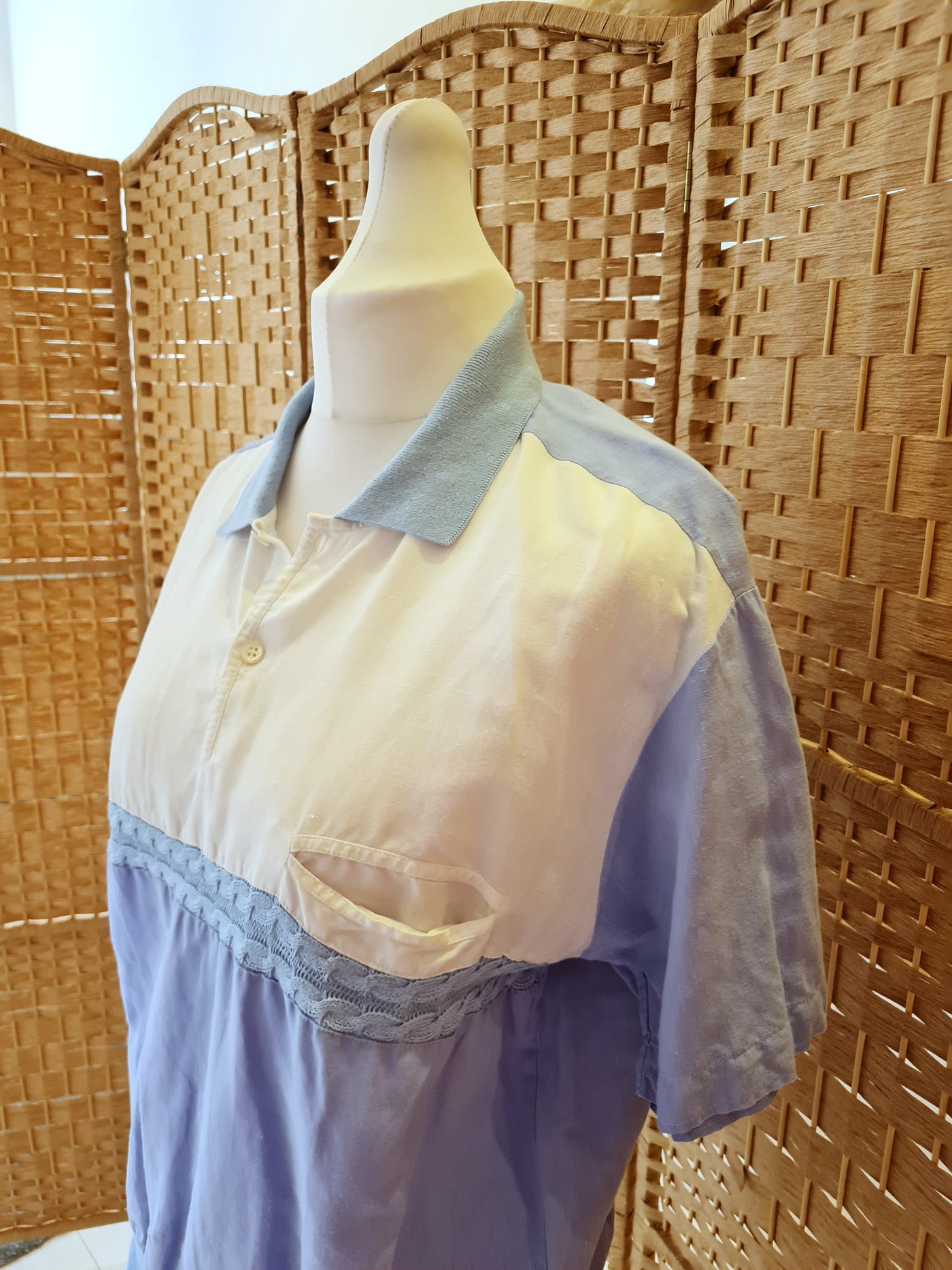 1970s Brit Pop Style – Blue and White
