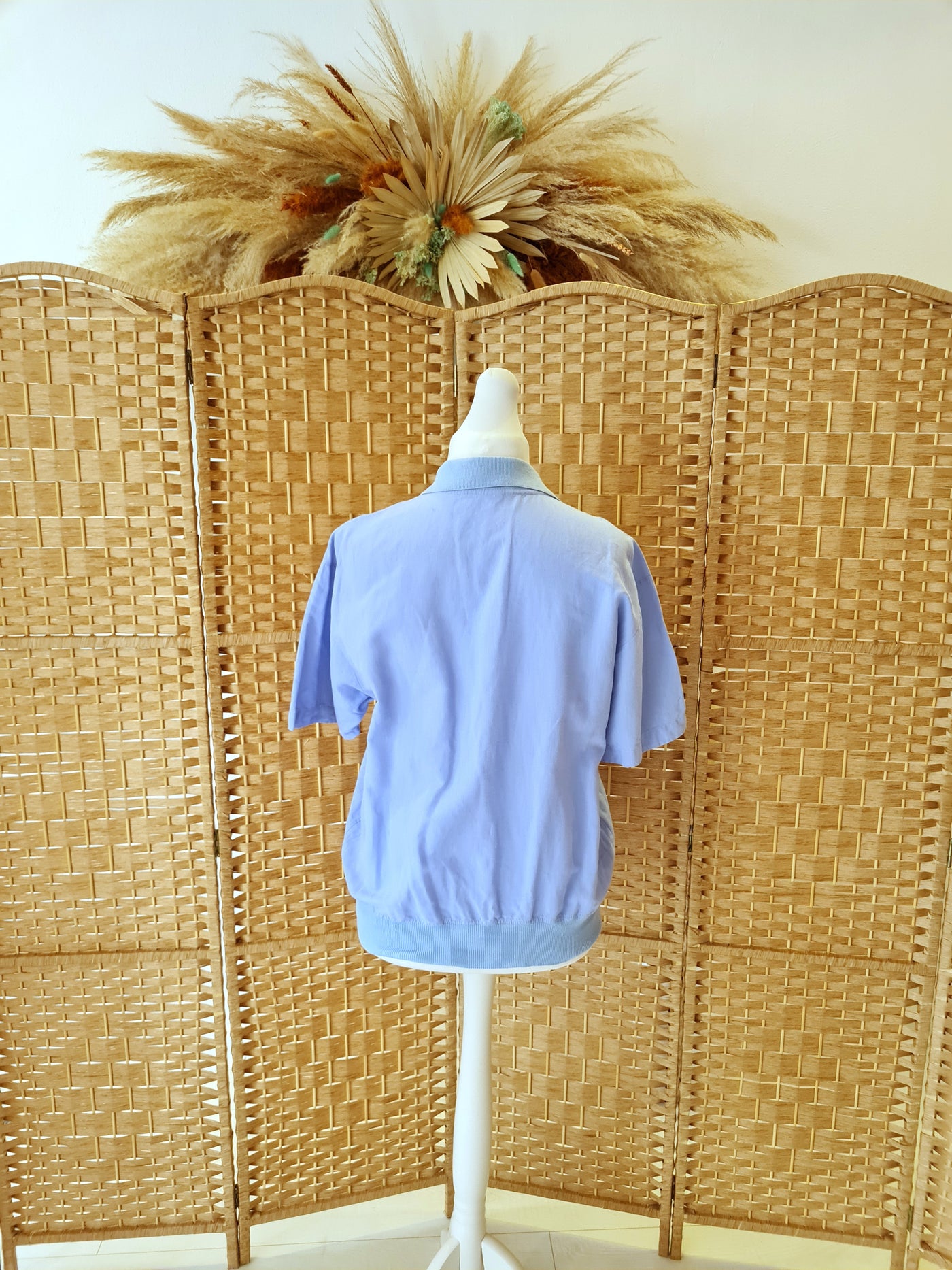 1970s Brit Pop Style – Blue and White