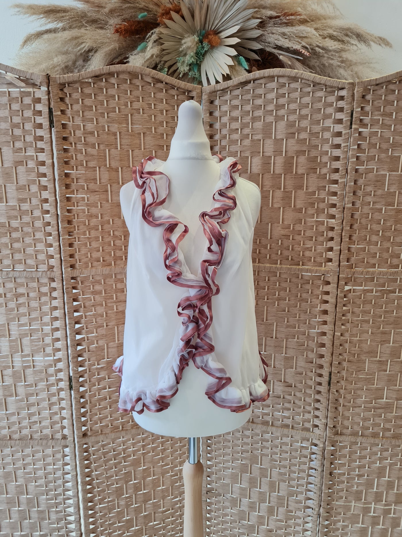 1970s Ruffles – White and Brown