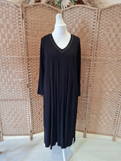 Que Black Diamonte V neck Dress 12