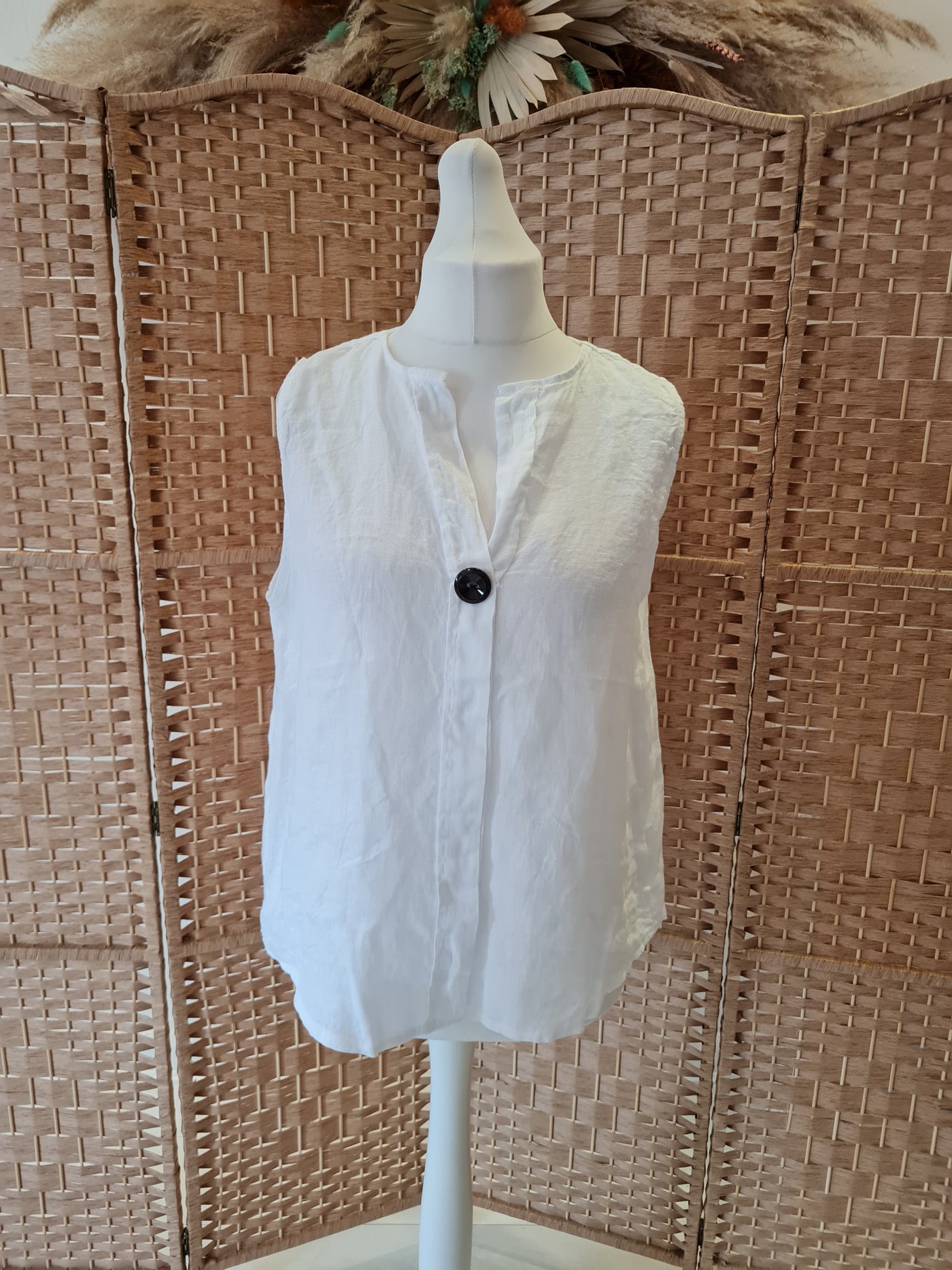 Linen button top in white