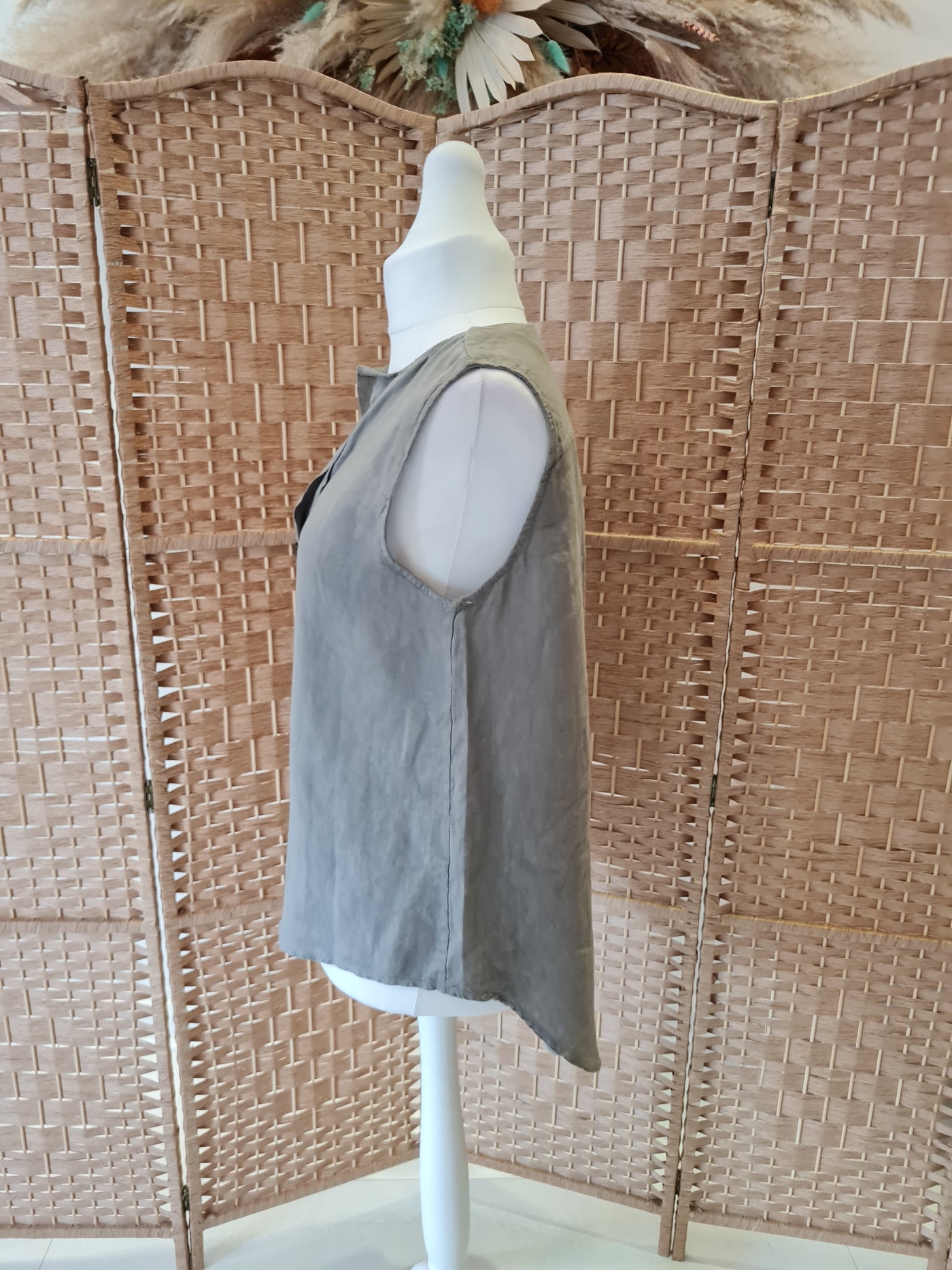 Linen button top in mocha
