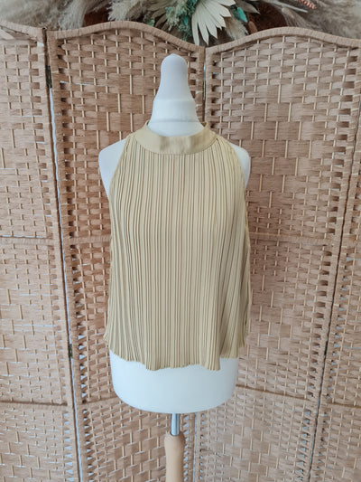RW&Co Gold Pleated top M
