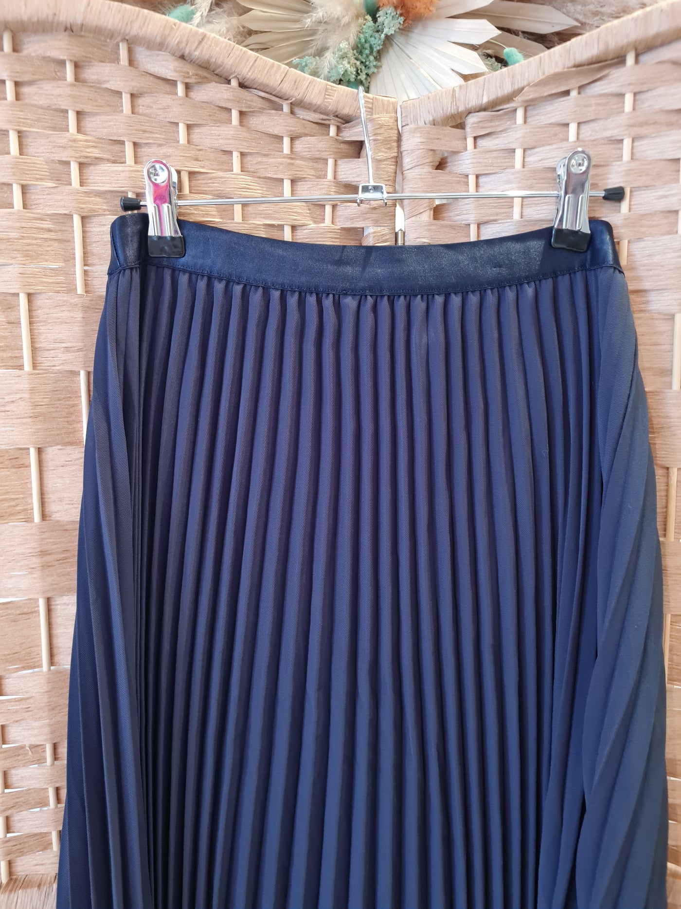 TIGI navy pleated skirt 10/12