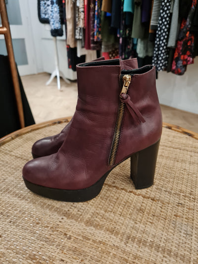 Burgandy Platform Boots 5