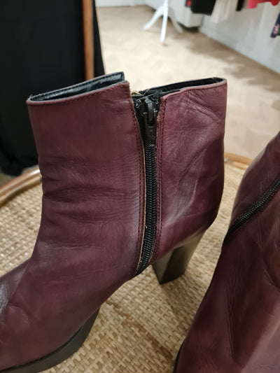 Burgandy Platform Boots 5