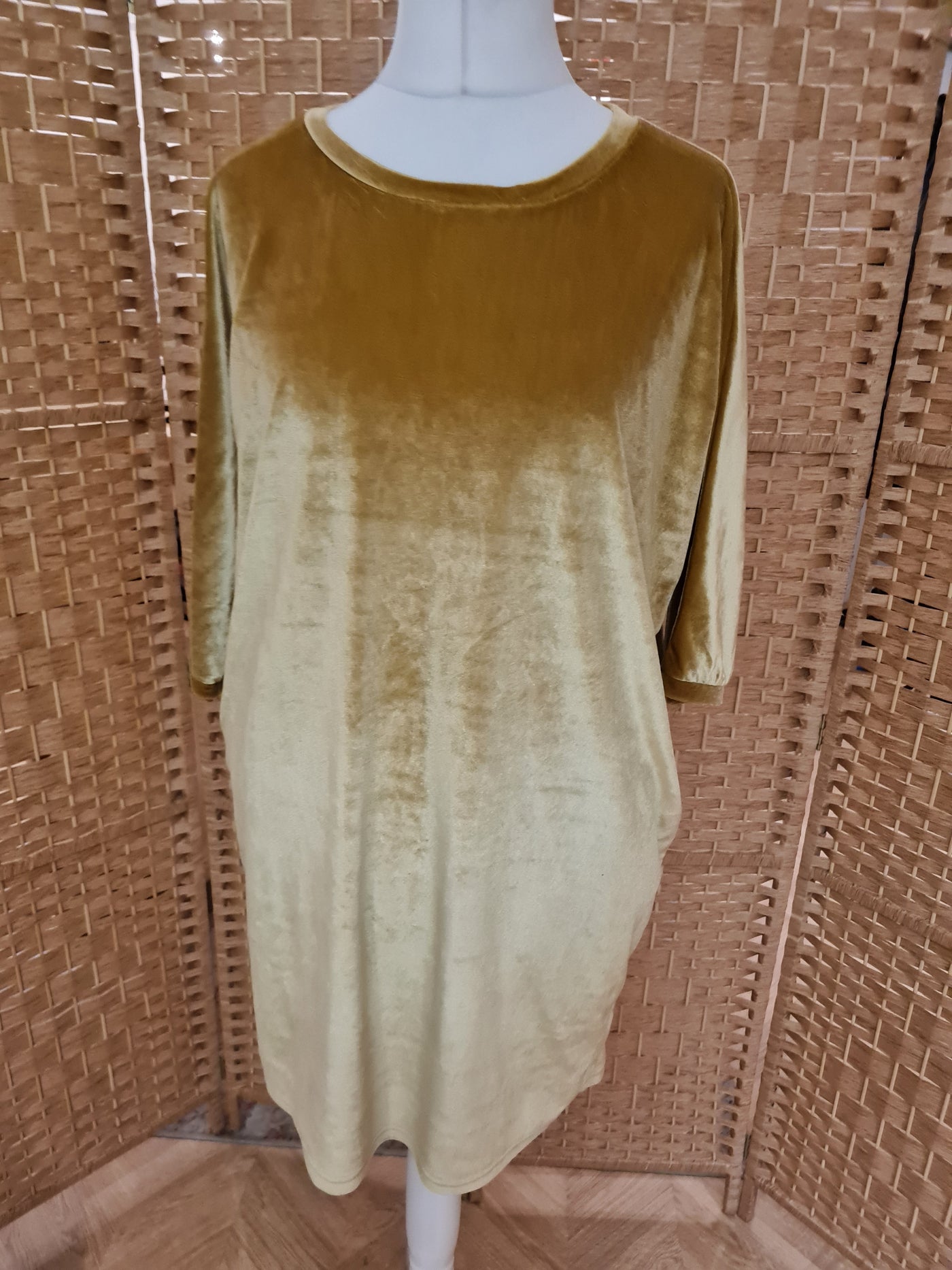 VeraLucy Gold Velour Dress M/L