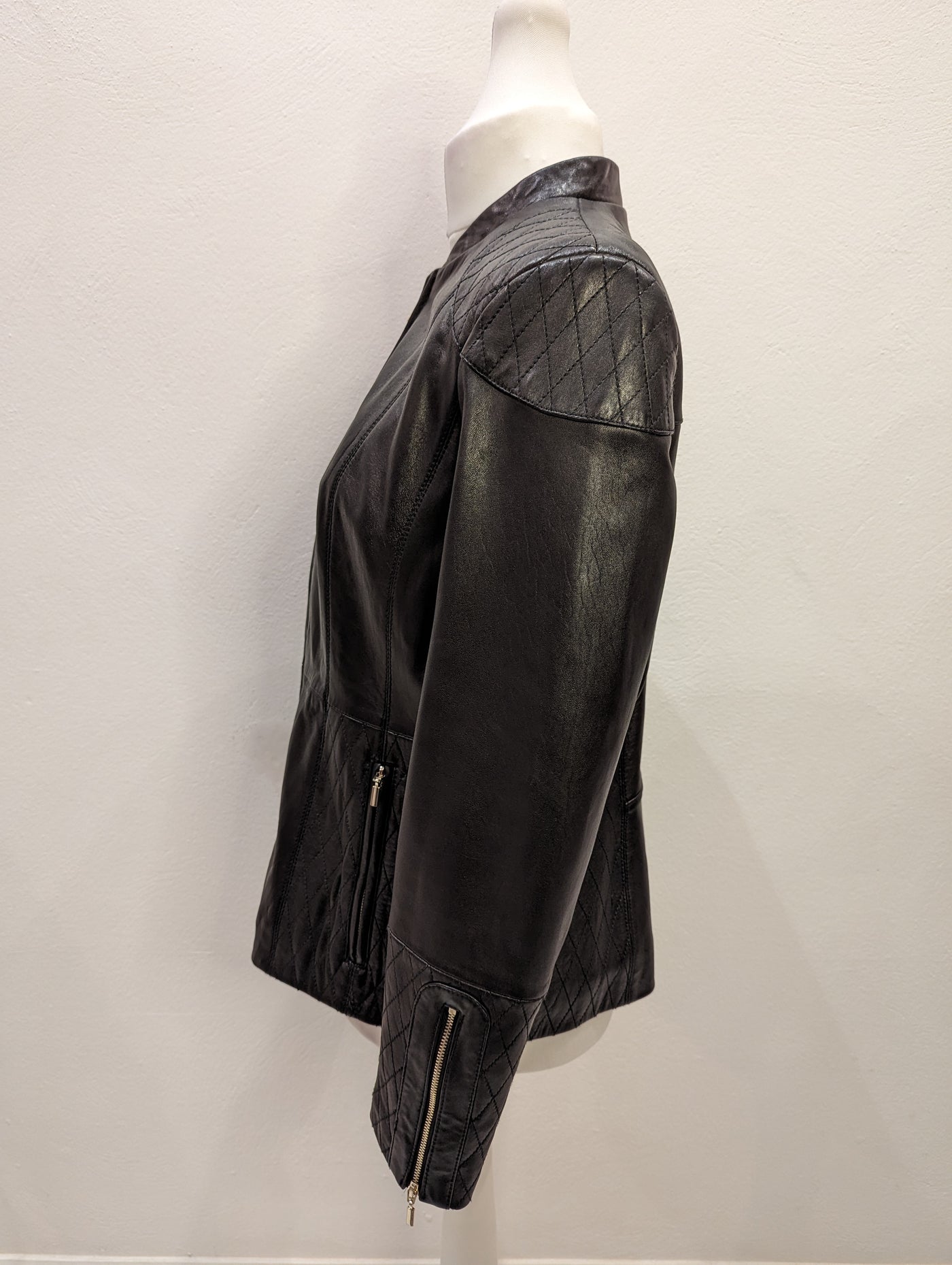 Per Una Speziale black leather jacket 18