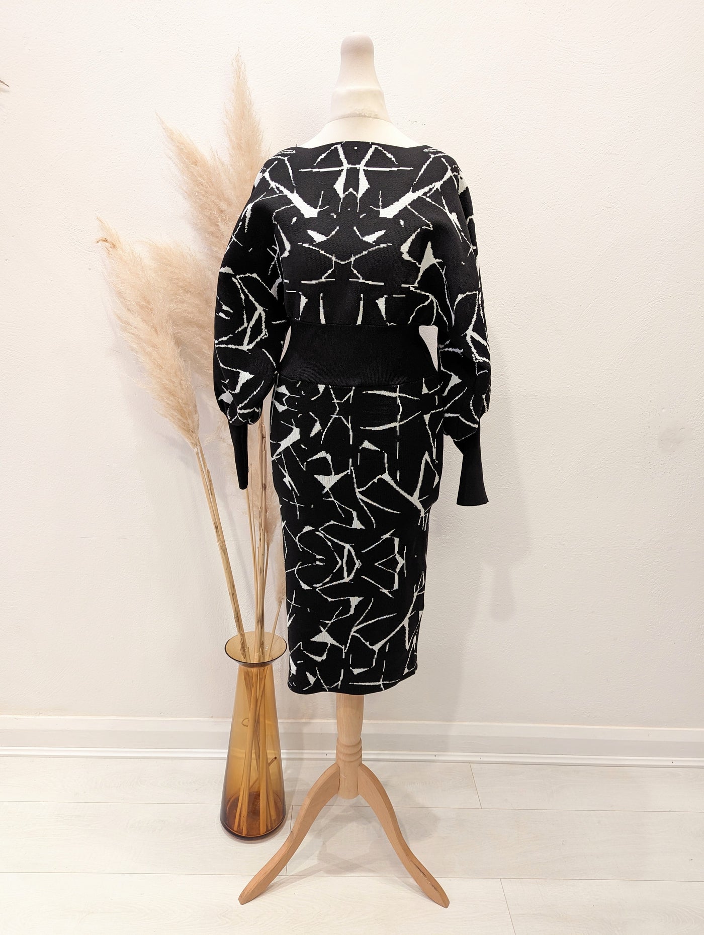 Forever Unique Black/White Knitted Dress S