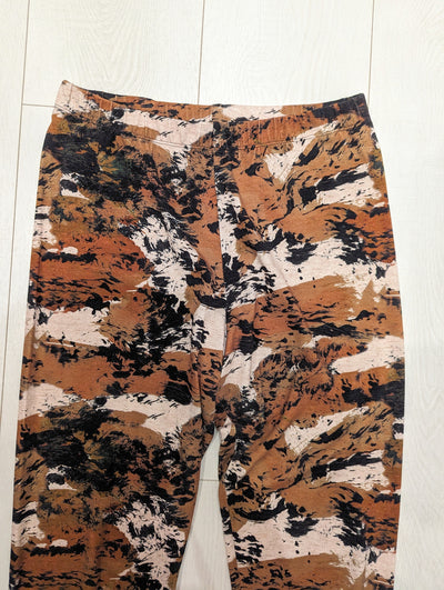 Elsewhere Tan/Black Two Piece Trouser Set Size Medium