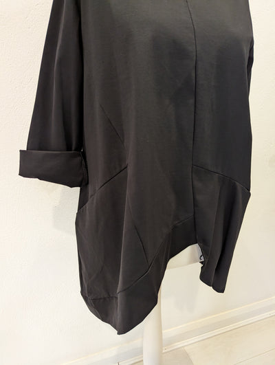 Black Bobbin Pocket Front Top